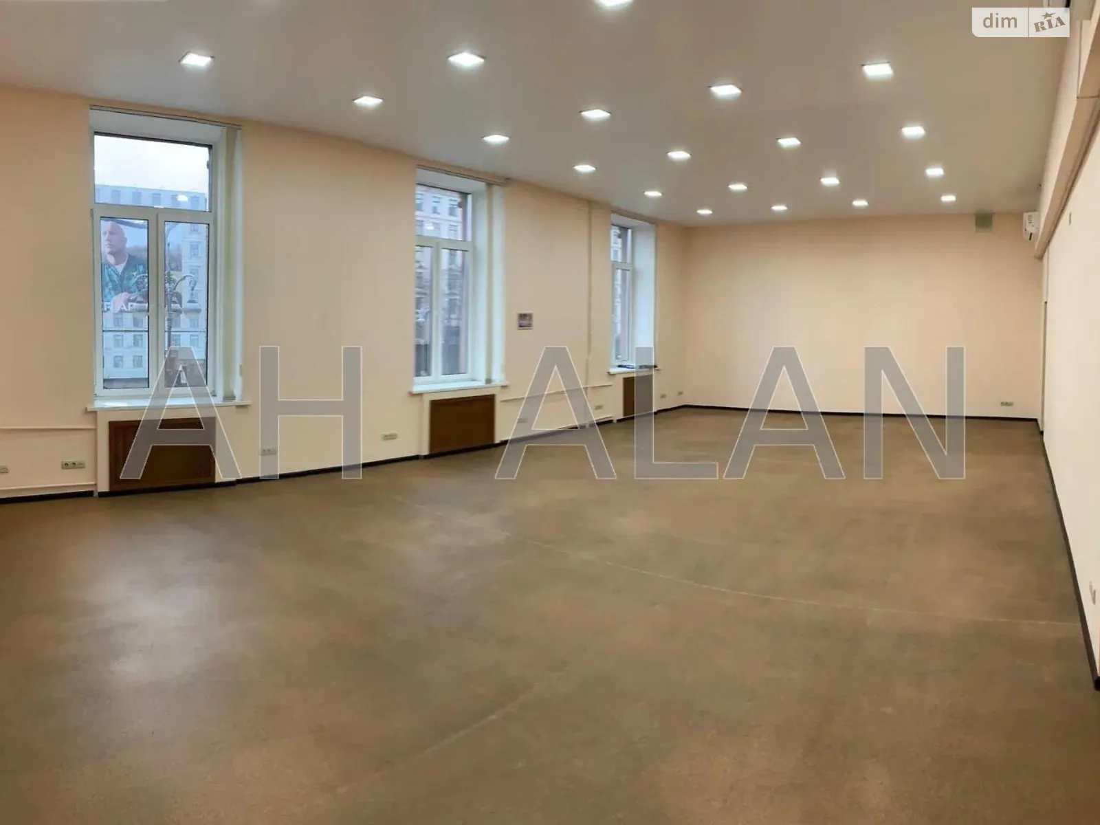 Сдается в аренду офис 280 кв. м в бизнес-центре, цена: 168000 грн - фото 1