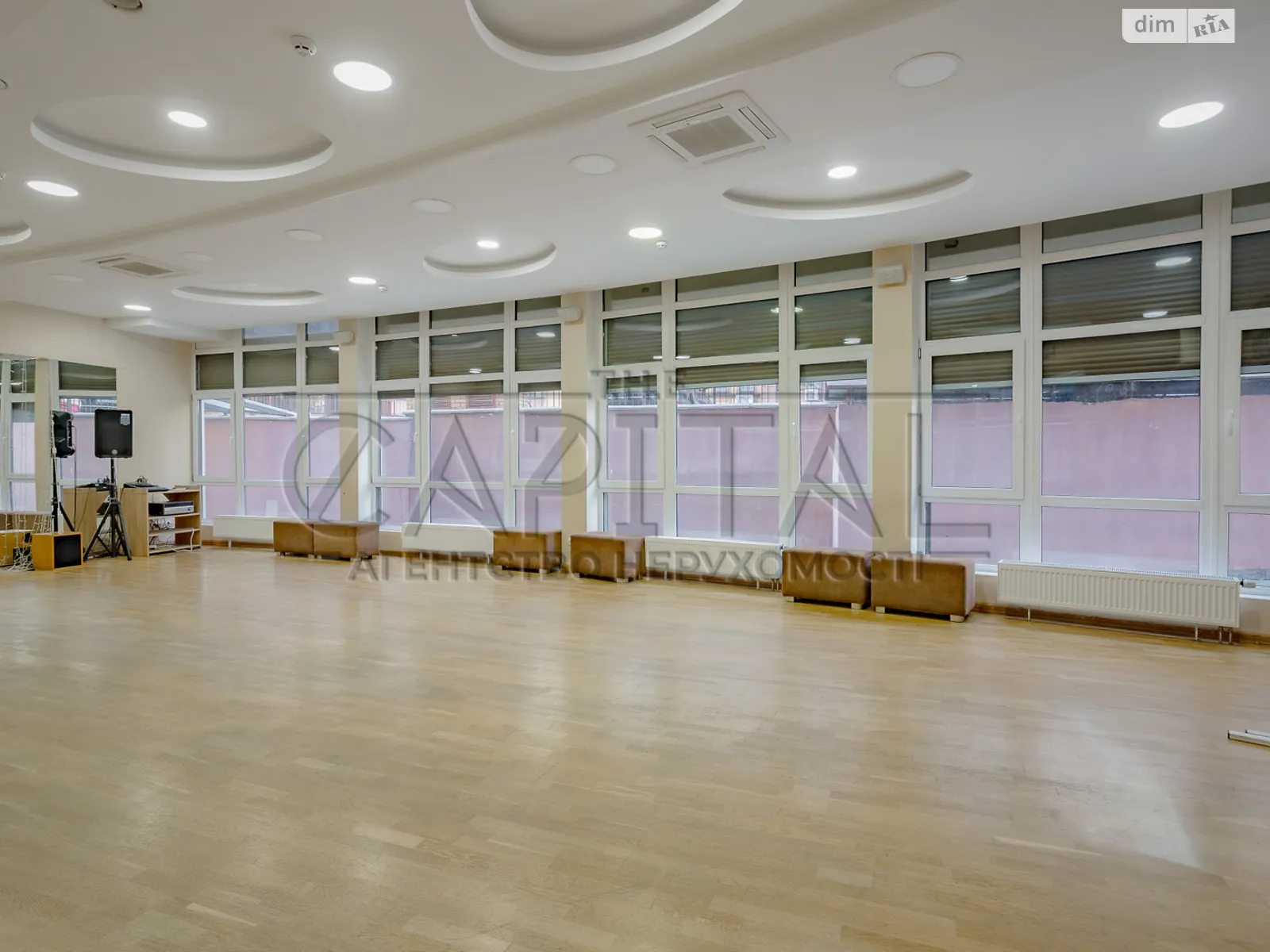 Продается офис 258 кв. м в бизнес-центре, цена: 590000 $ - фото 1