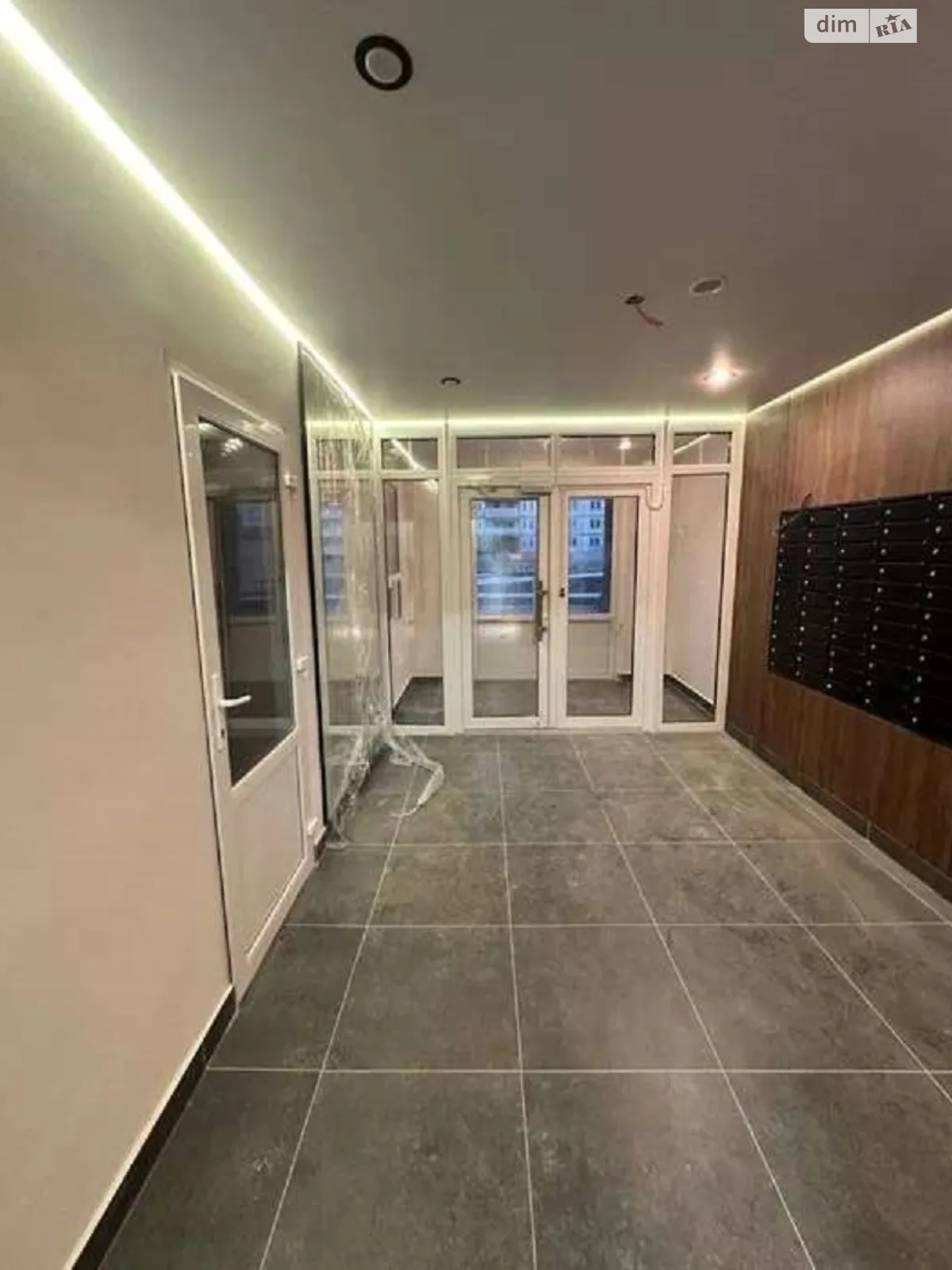 Продается 1-комнатная квартира 37 кв. м в Киеве, ул. Бориса Гмыри, 20А - фото 1