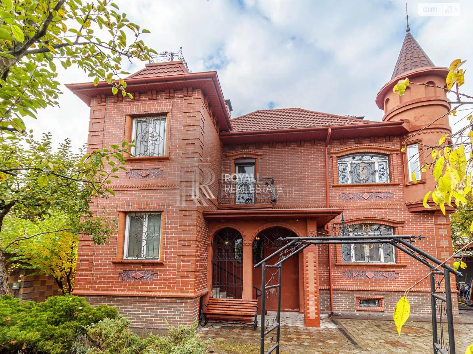 Сдается в аренду дом на 2 этажа 200 кв. м с баней/сауной, цена: 2000 $ - фото 1