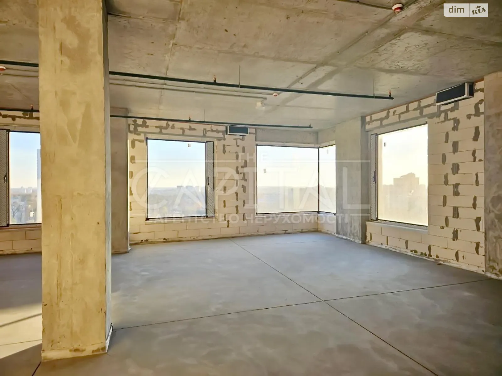 Продается офис 157 кв. м в бизнес-центре, цена: 315000 $ - фото 1