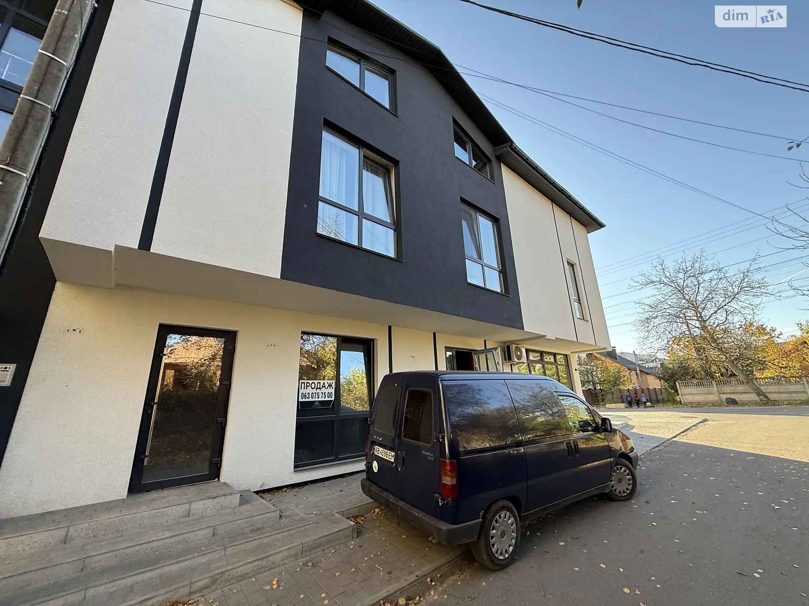 Продается помещения свободного назначения 25.5 кв. м в 3-этажном здании, цена: 47999 $ - фото 1