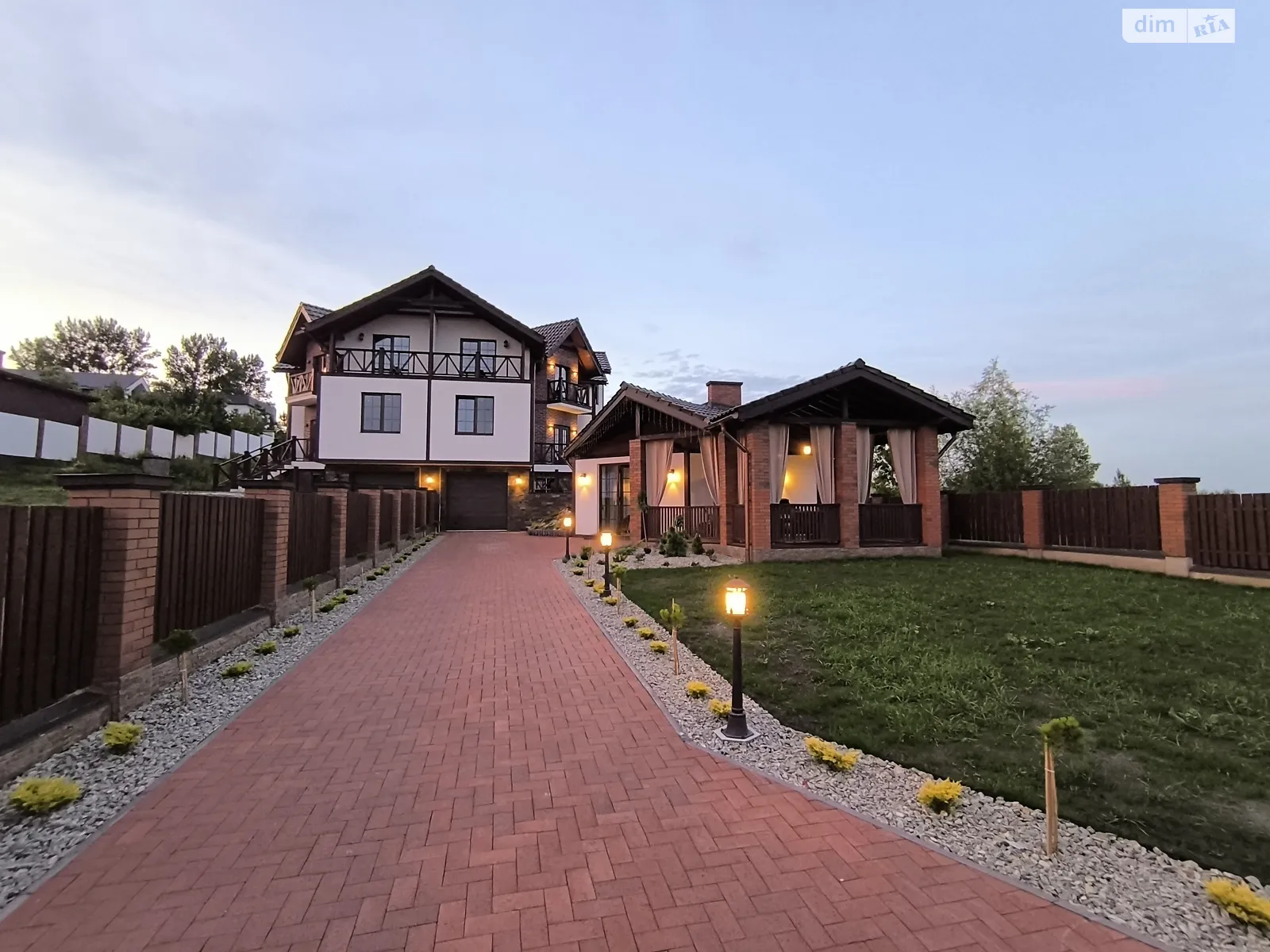 Продається частина будинку 255.7 кв. м з банею/сауною, цена: 220000 $ - фото 1