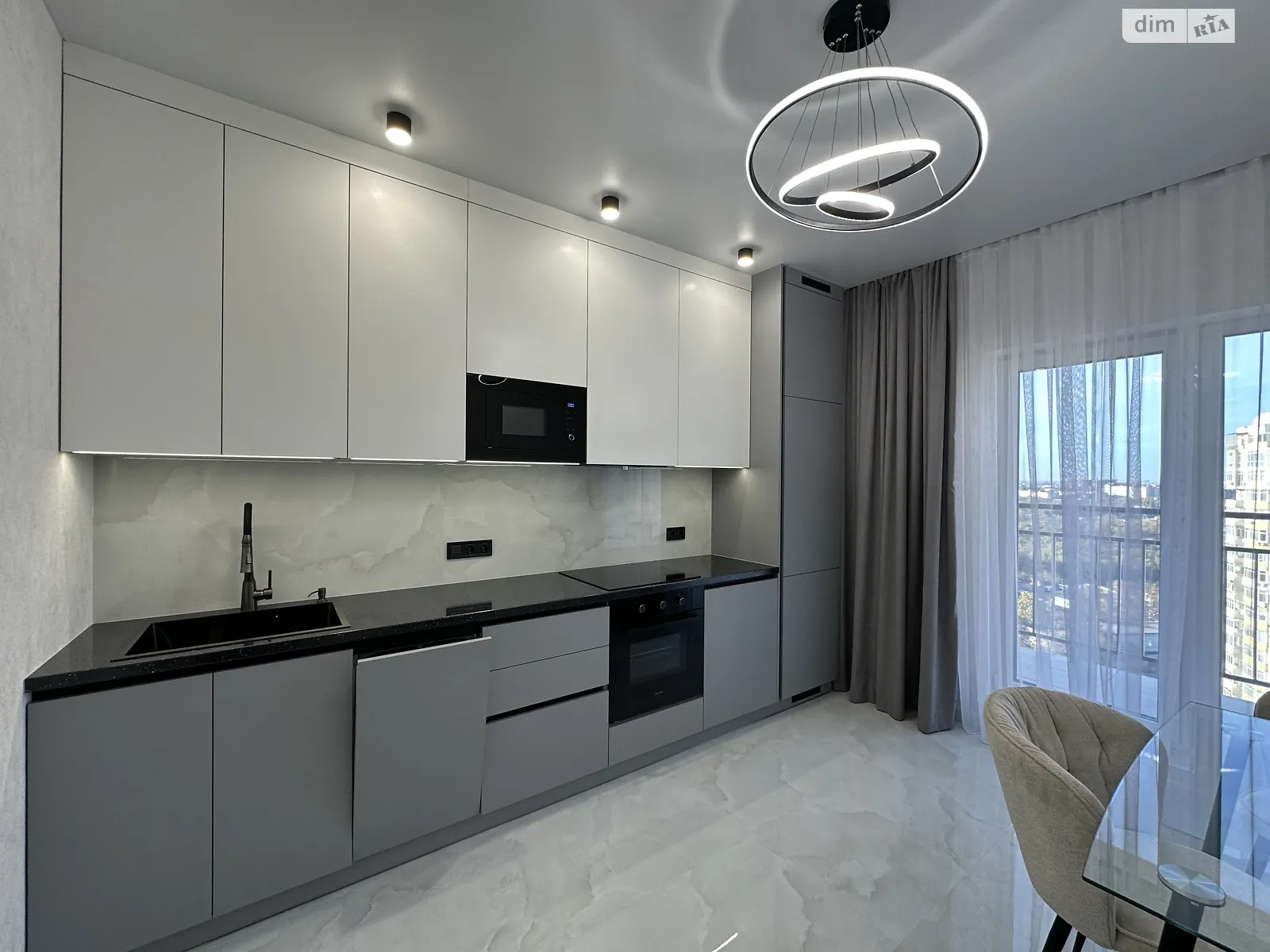 Продается 1-комнатная квартира 43 кв. м в Одессе, ул. Краснова, 3 корпус 60 - фото 1