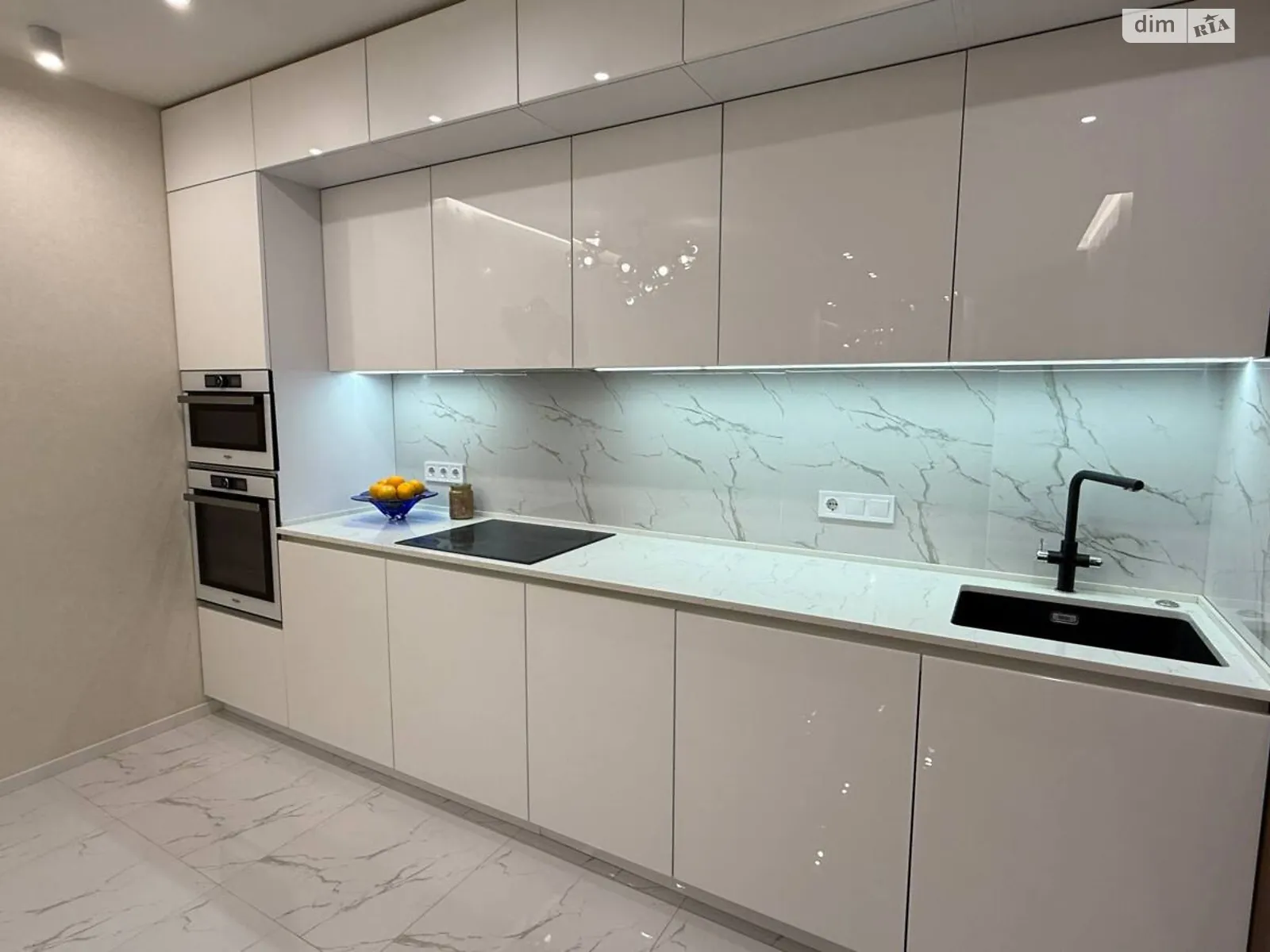 Сдается в аренду 3-комнатная квартира 104.2 кв. м в Киеве, просп. Европейского Союза(Правды), 43А - фото 1