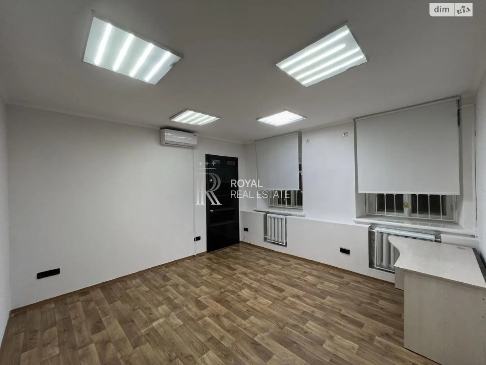 Сдается в аренду помещения свободного назначения 35 кв. м в 5-этажном здании, цена: 400 $ - фото 1