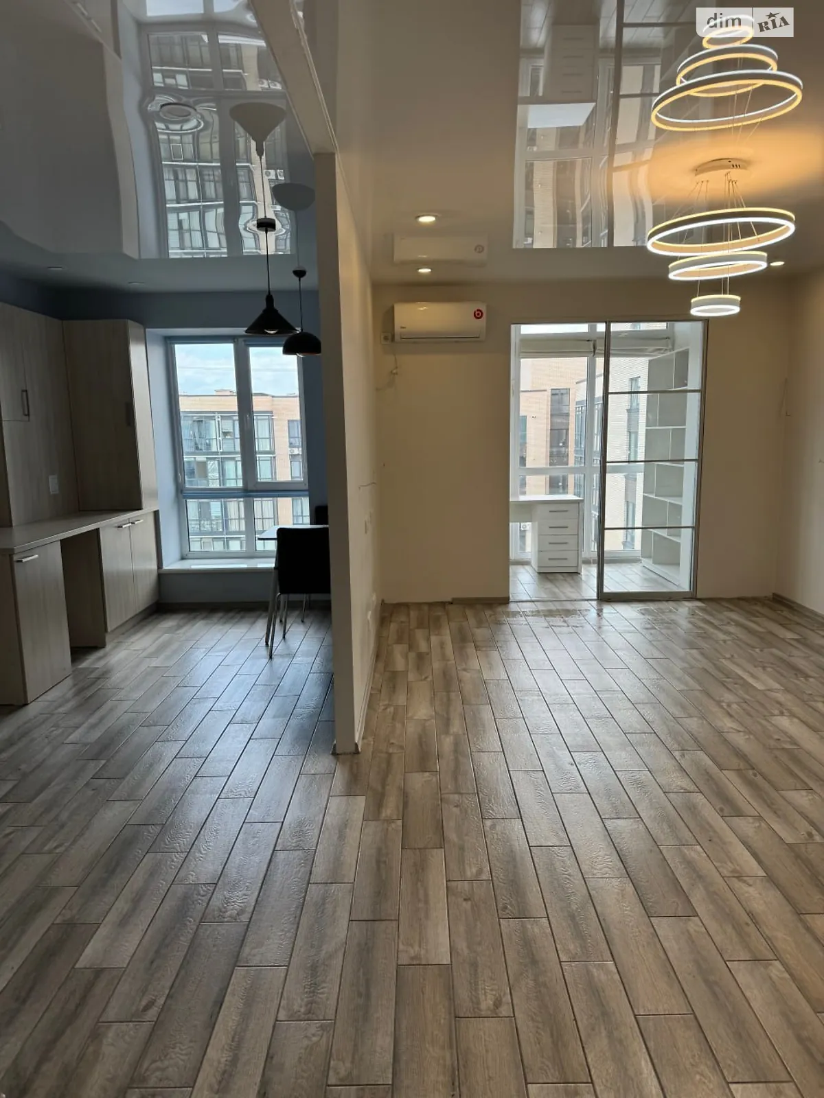 Продается 1-комнатная квартира 43 кв. м в Днепре, ул. Набережная Победы, 42П - фото 1