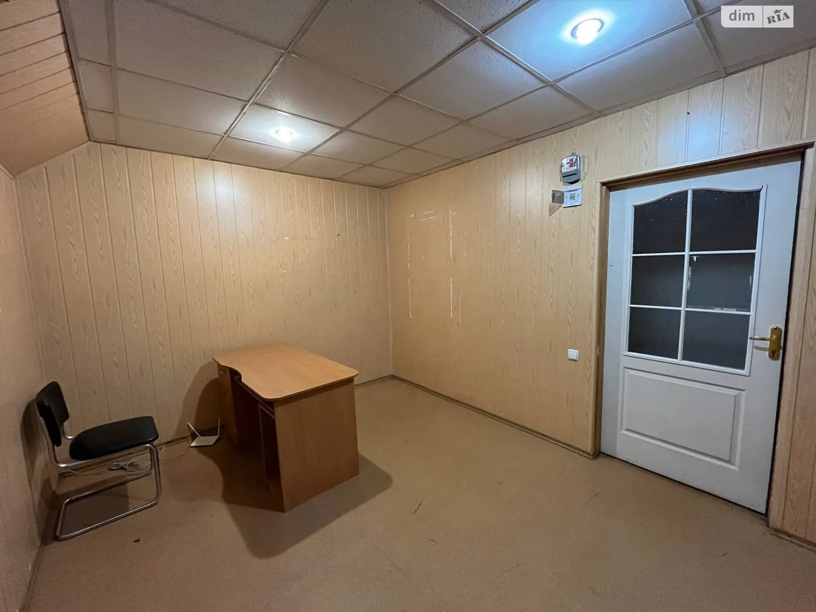 Сдается в аренду офис 12 кв. м в бизнес-центре, цена: 2500 грн - фото 1