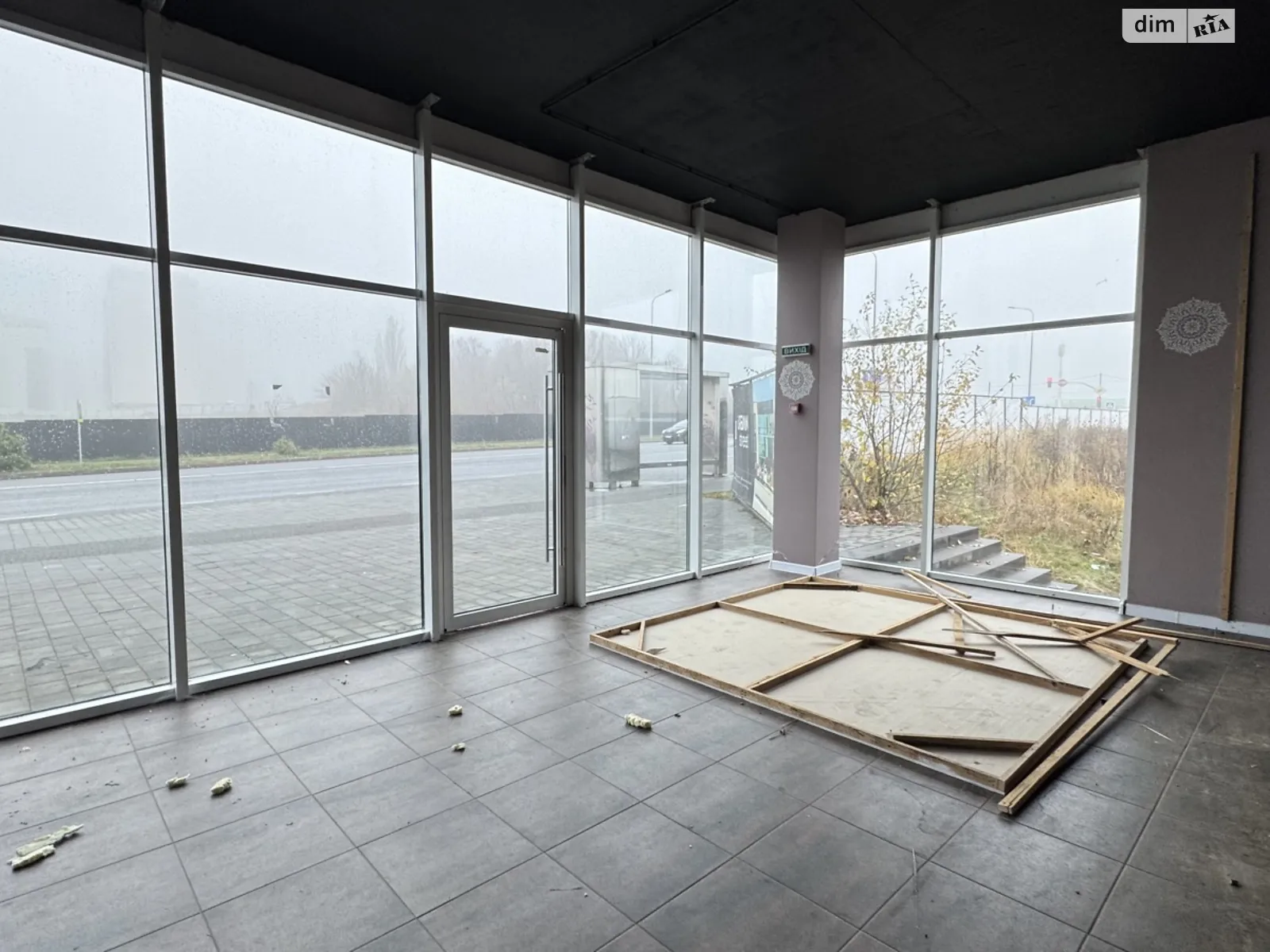 Сдается в аренду помещения свободного назначения 161 кв. м в 1-этажном здании, цена: 64400 грн - фото 1