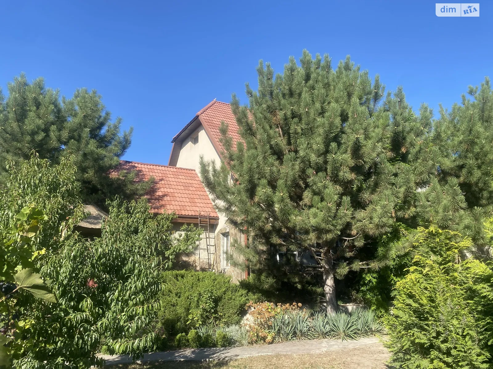 Продается дом на 2 этажа 300 кв. м с камином, цена: 120000 $ - фото 1