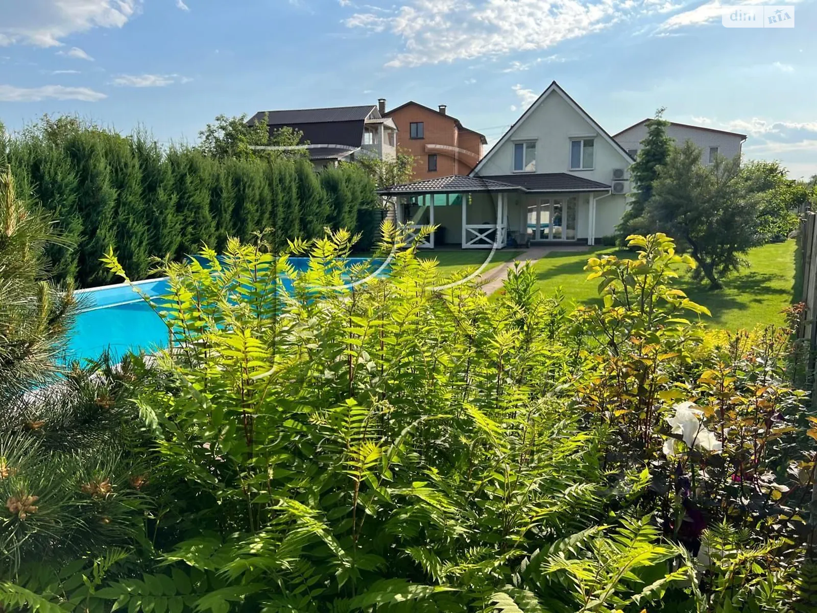 Продається будинок 2 поверховий 150 кв. м з гаражем, цена: 180000 $ - фото 1