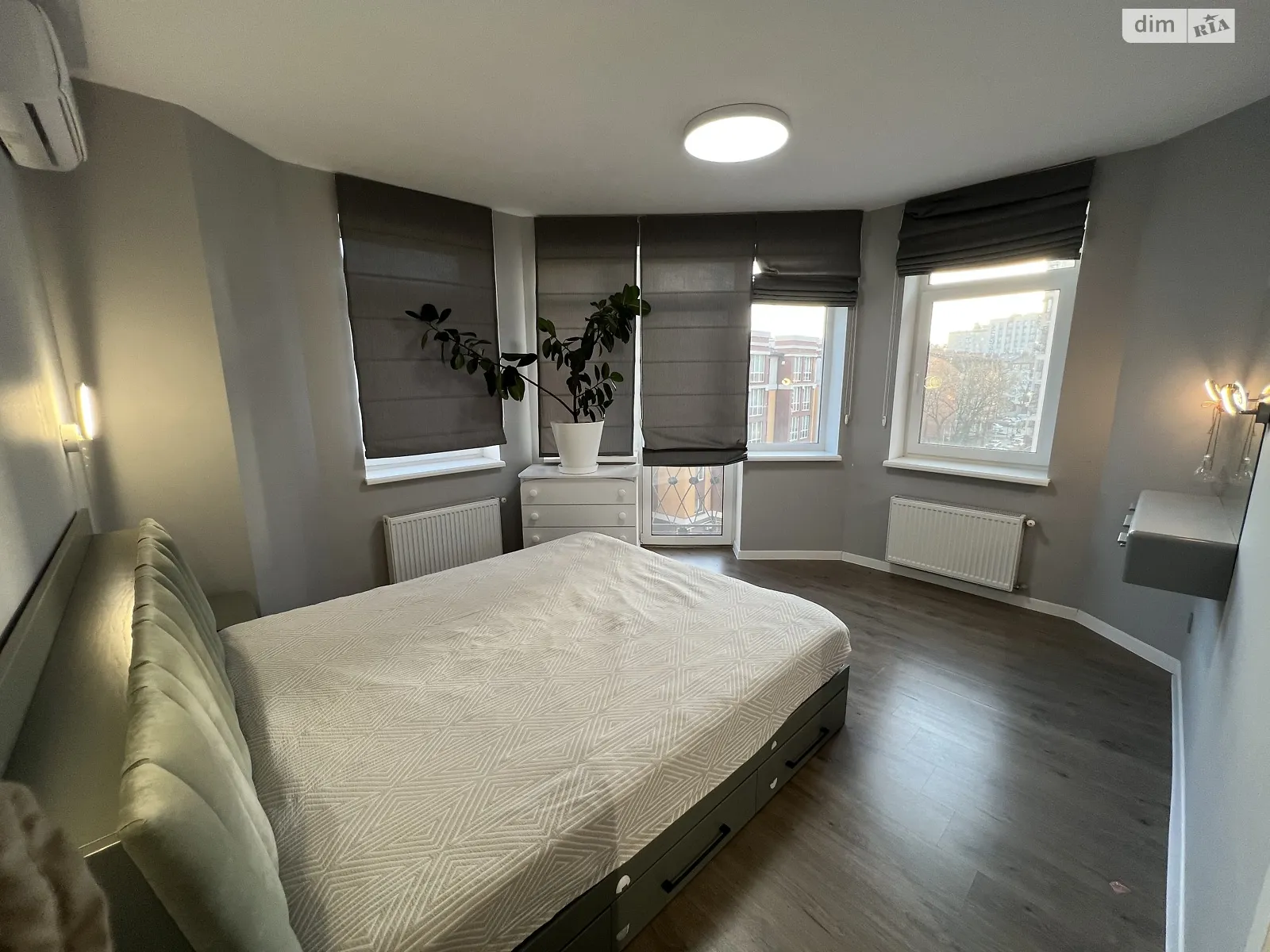 Продається 2-кімнатна квартира 58 кв. м у Ірпені, вул. Західна, 12 - фото 1