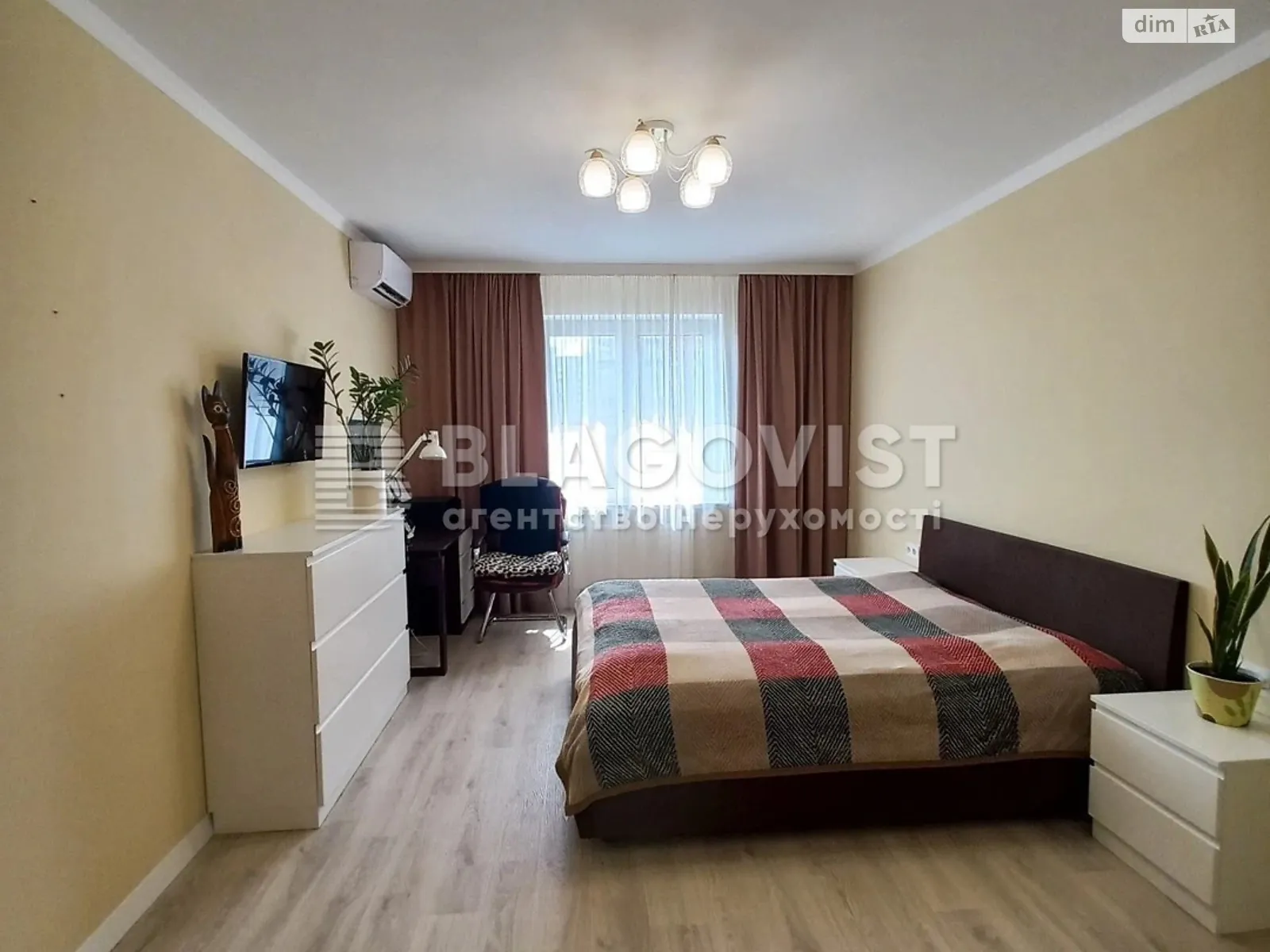 Продается 1-комнатная квартира 50 кв. м в Киеве, ул. Сергeя Данченко, 5 - фото 1