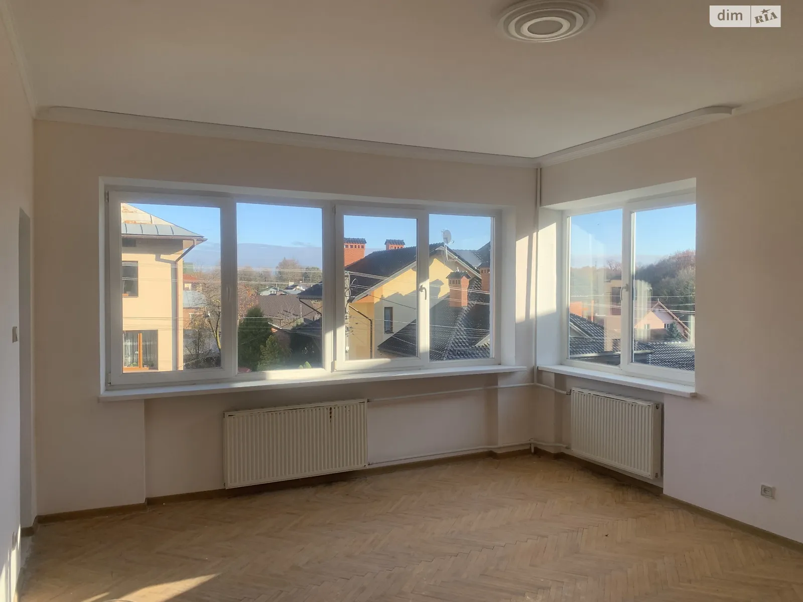 Продается дом на 2 этажа 300 кв. м с балконом, цена: 173000 $ - фото 1