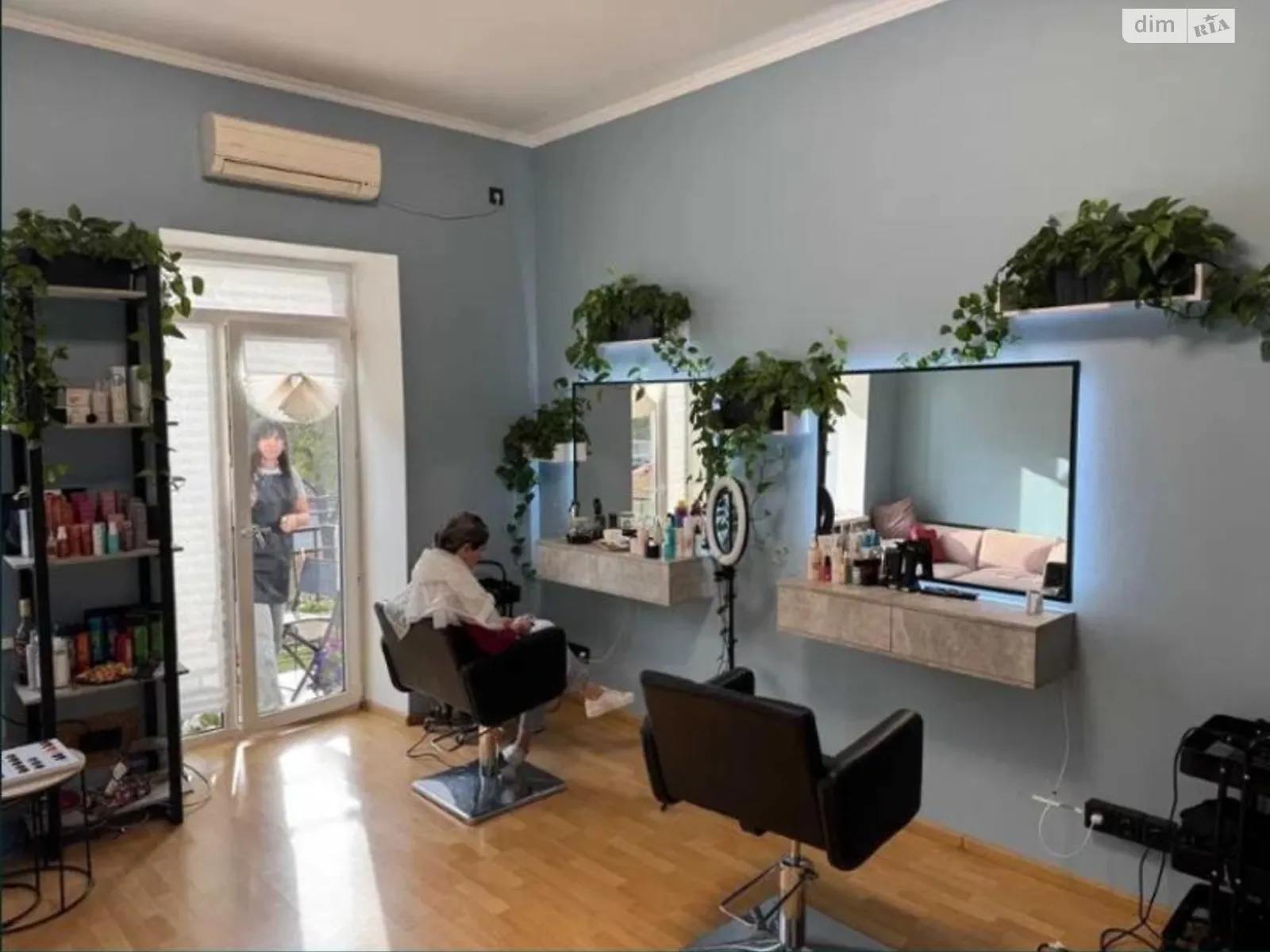 Сдается в аренду объект сферы услуг 21 кв. м в 3-этажном здании, цена: 11700 грн - фото 1