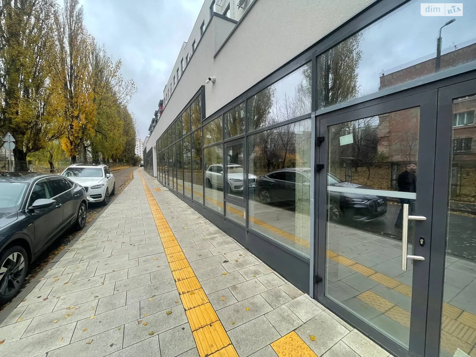 Продается помещения свободного назначения 243 кв. м в 9-этажном здании, цена: 195000 $ - фото 1