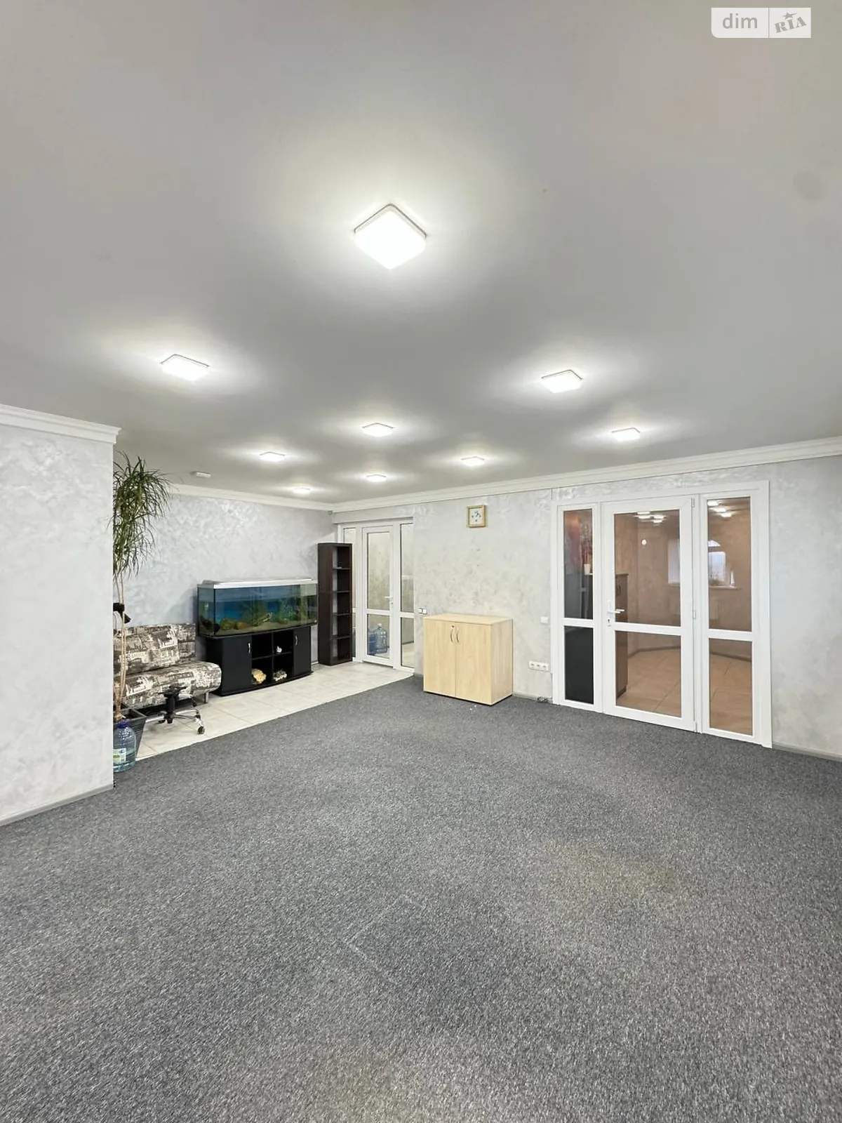 Сдается в аренду офис 85 кв. м в бизнес-центре, цена: 20000 грн - фото 1