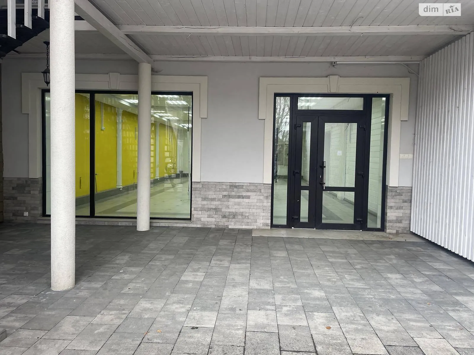 Сдается в аренду помещения свободного назначения 215 кв. м в 2-этажном здании, цена: 49450 грн - фото 1