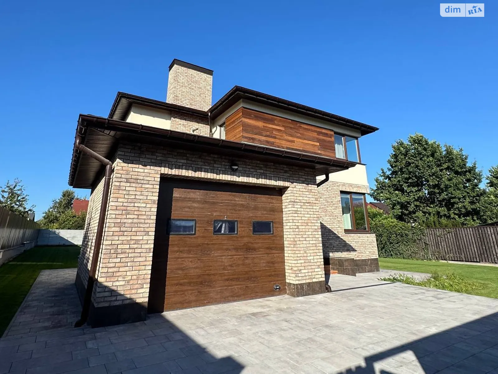 Продается дом на 2 этажа 220 кв. м с беседкой, цена: 340000 $ - фото 1