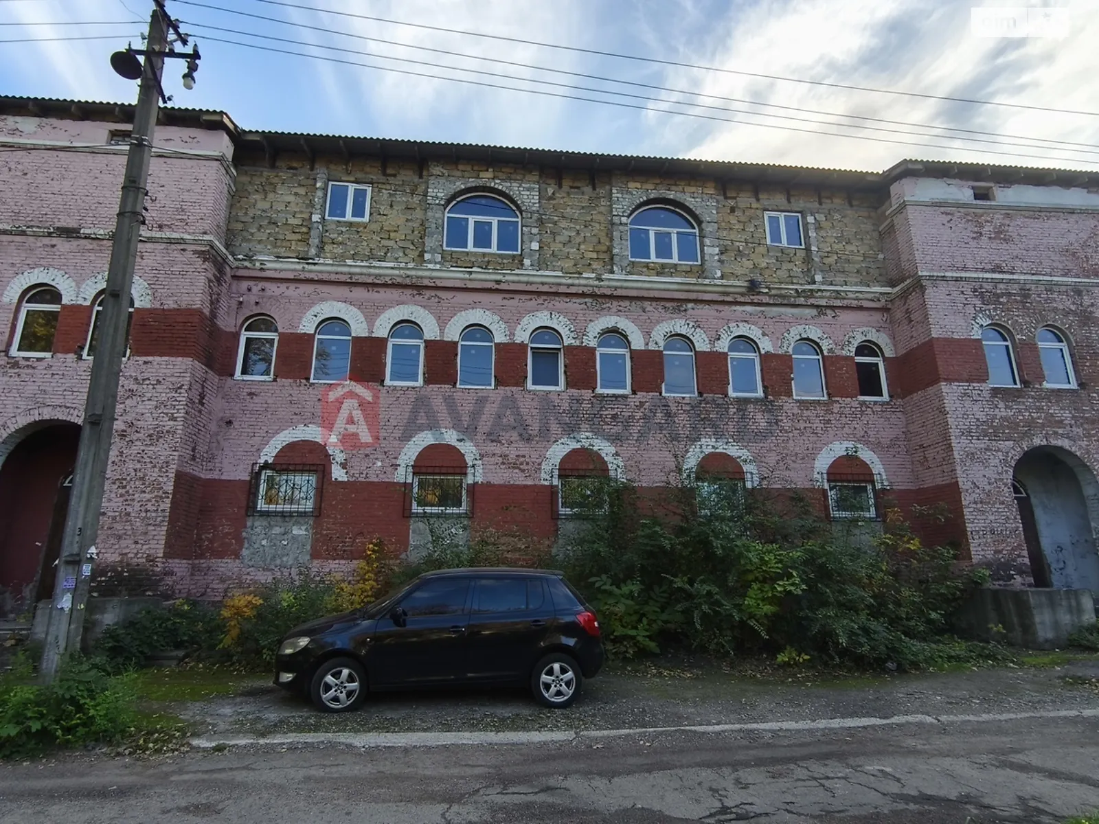 Продається об'єкт сфери послуг 1130 кв. м в 3-поверховій будівлі, цена: 110000 $ - фото 1