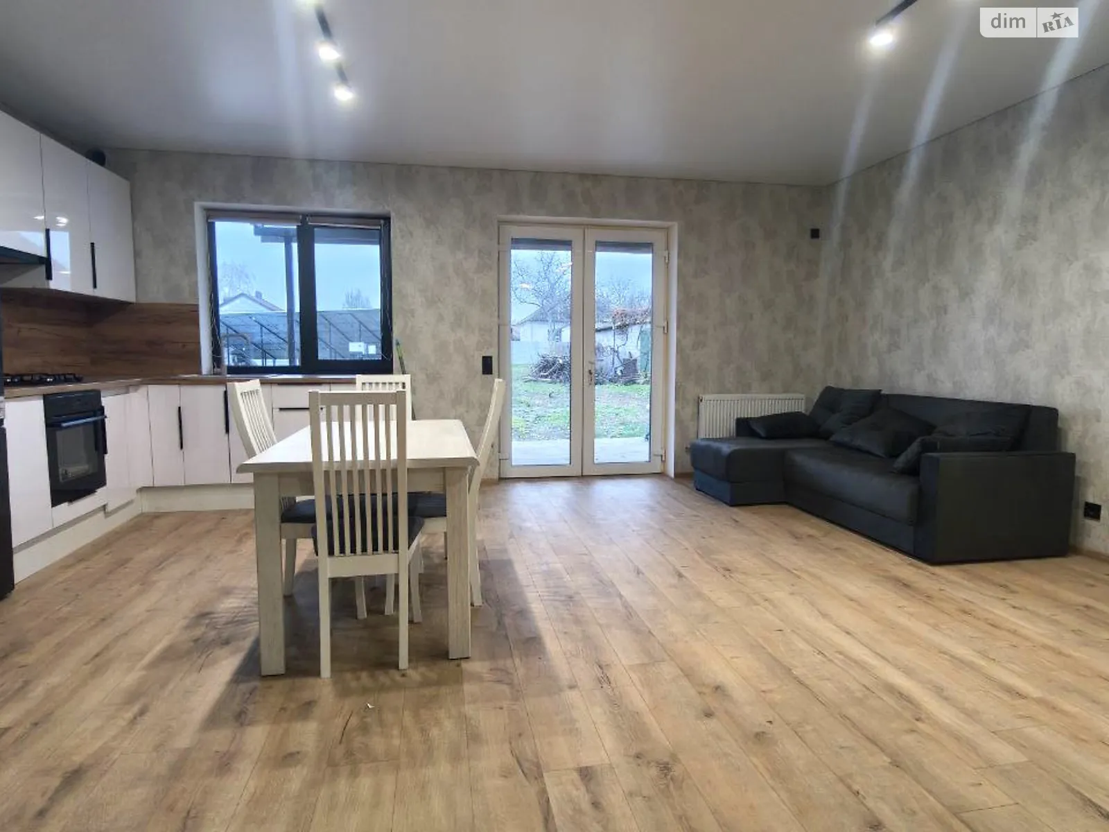 Сдается в аренду одноэтажный дом 100 кв. м с бассейном, цена: 35000 грн - фото 1