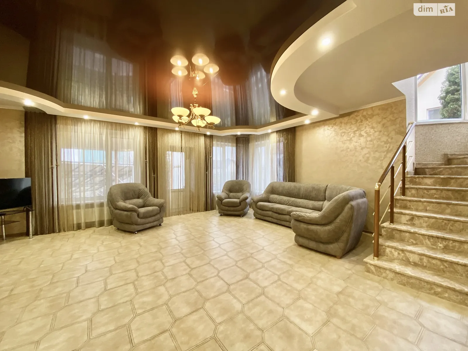 Продается дом на 2 этажа 250 кв. м с верандой, цена: 270000 $ - фото 1