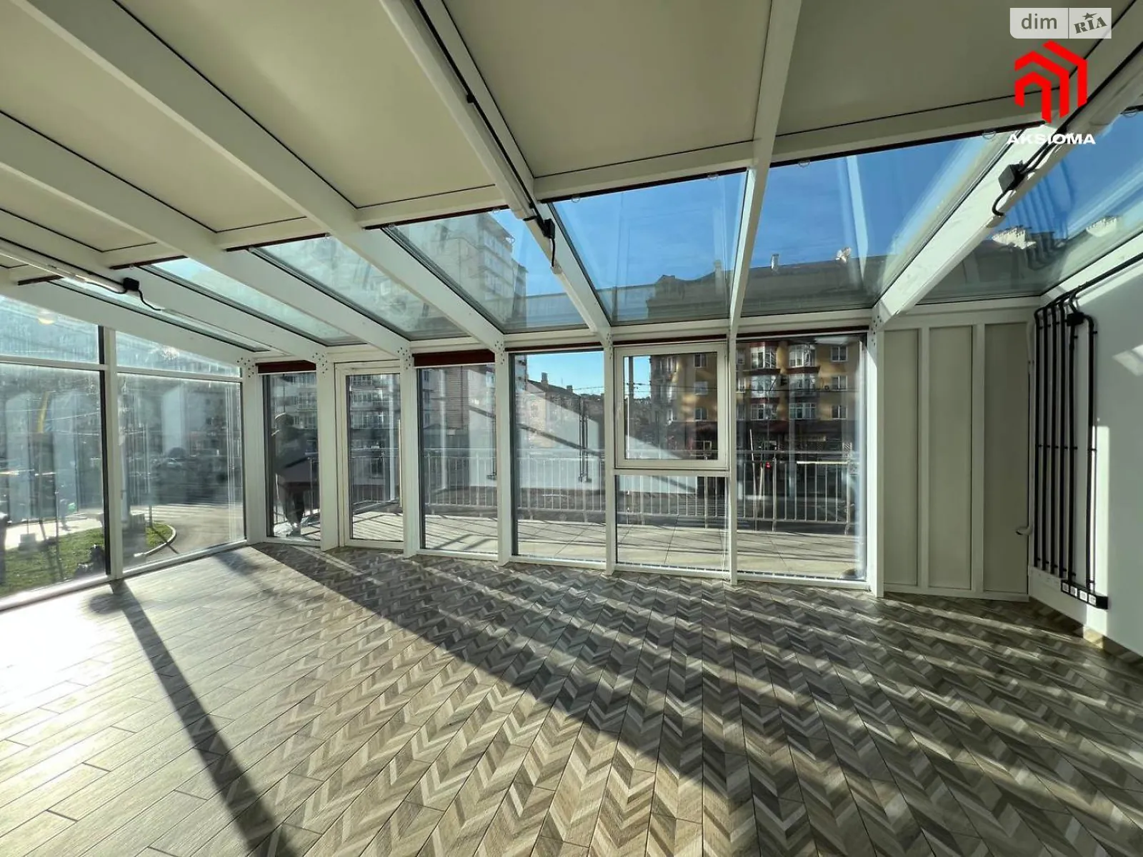 Сдается в аренду офис 85.3 кв. м в бизнес-центре, цена: 1024 $ - фото 1