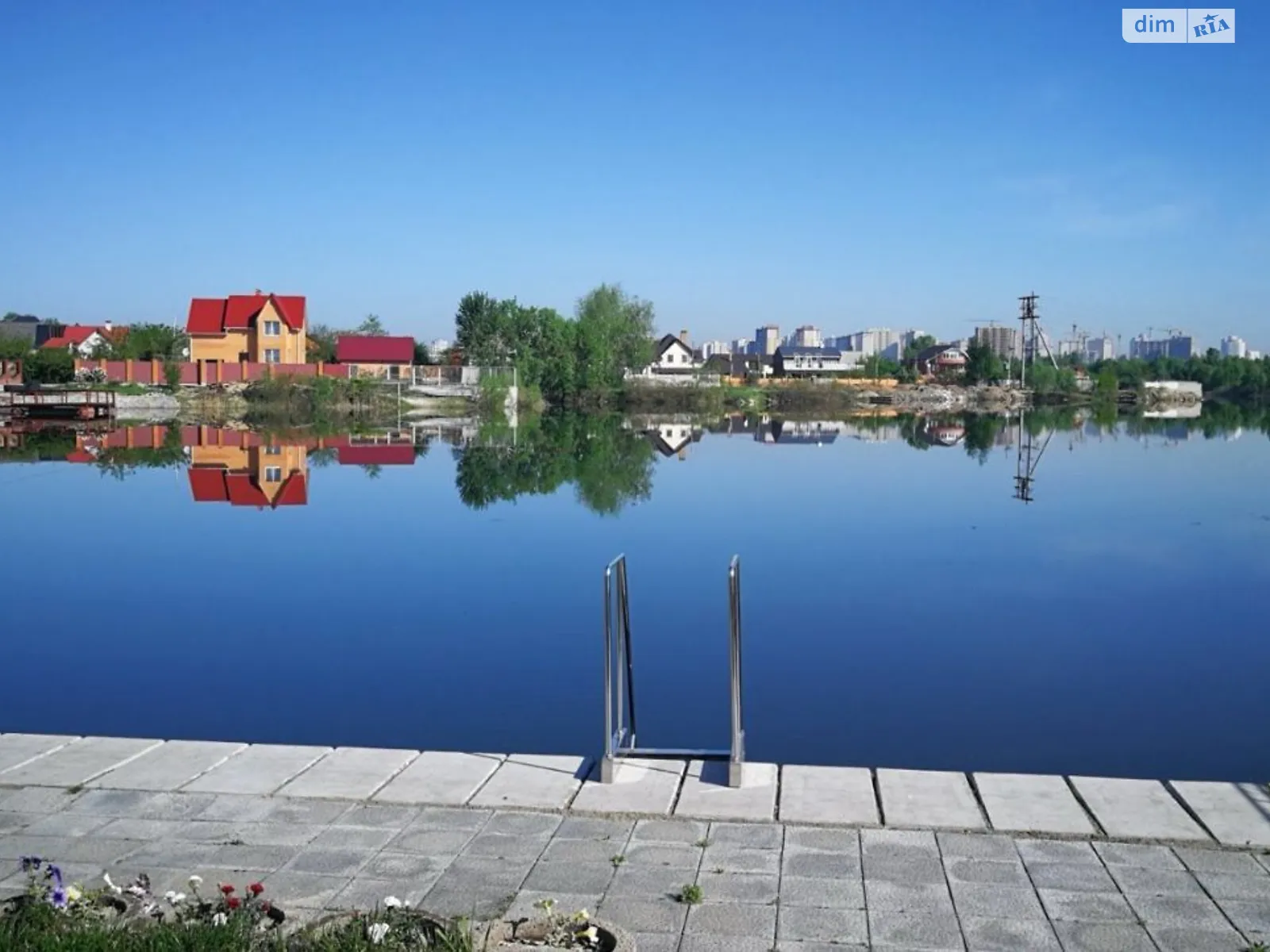 Продается дом на 2 этажа 304 кв. м с садом, цена: 280000 $ - фото 1