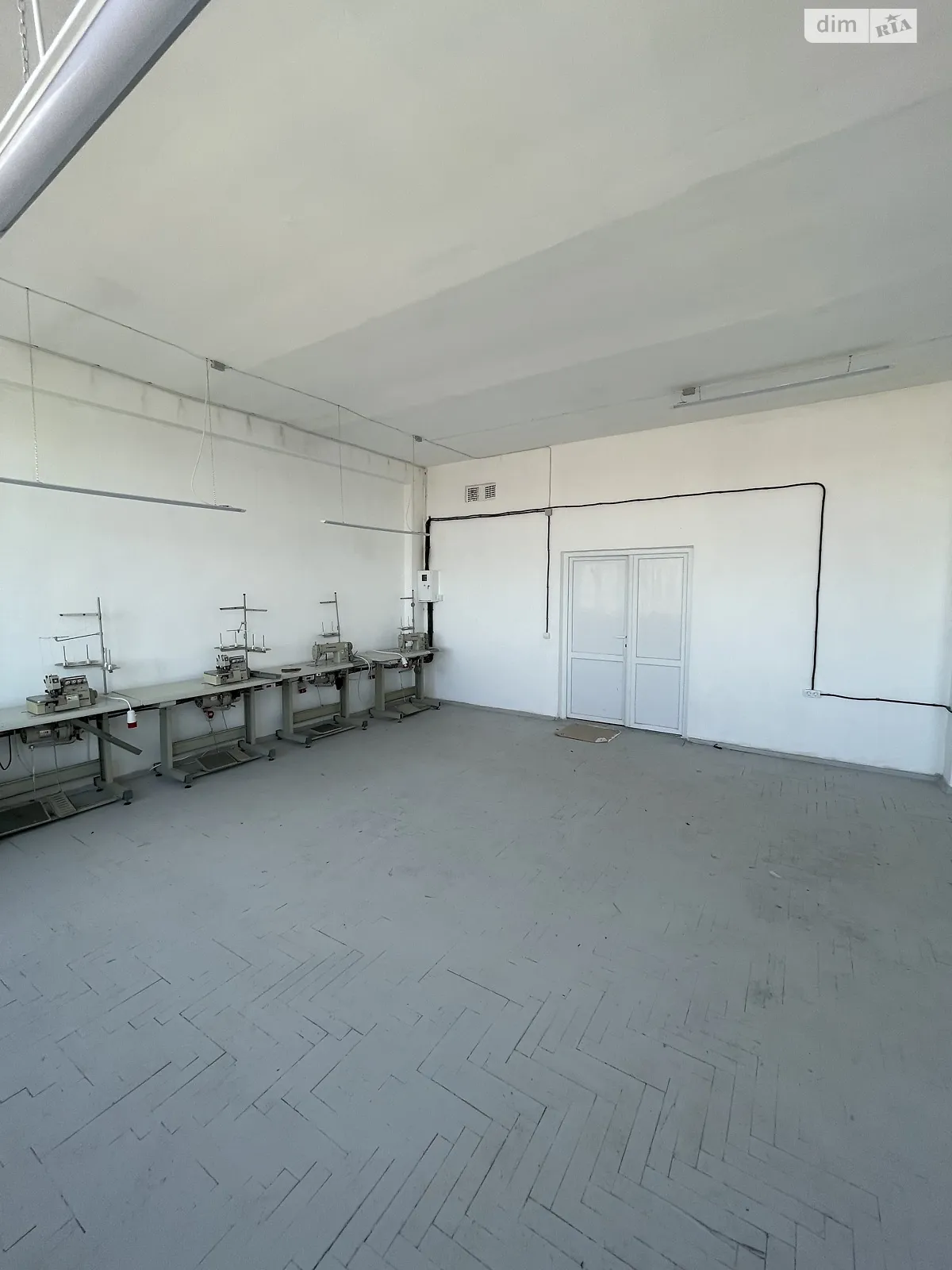 Сдается в аренду офис 55 кв. м в бизнес-центре, цена: 7200 грн - фото 1