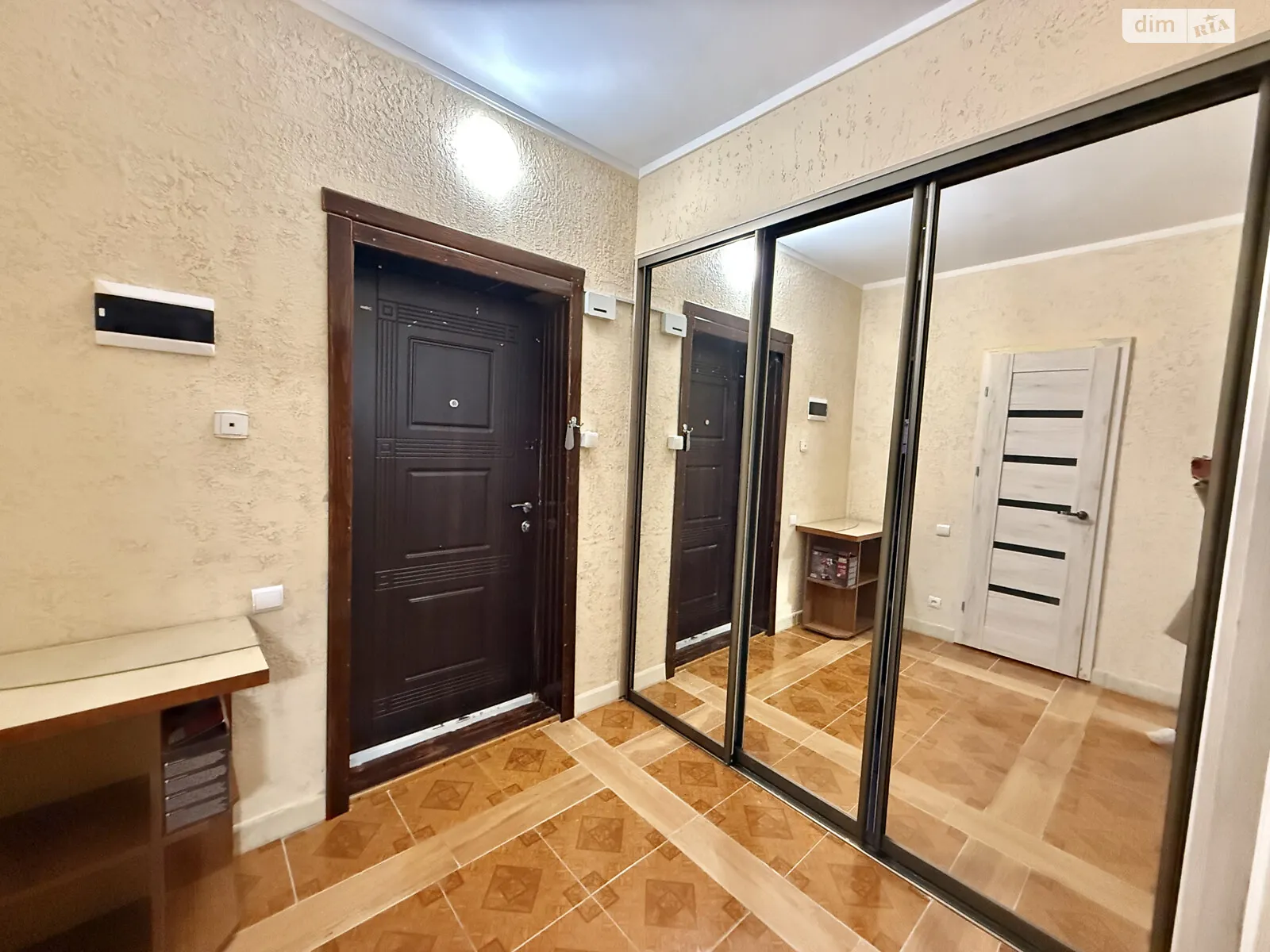 Сдается в аренду 1-комнатная квартира 40 кв. м в Львове, ул. Леонида Перфецкого, 2 - фото 1