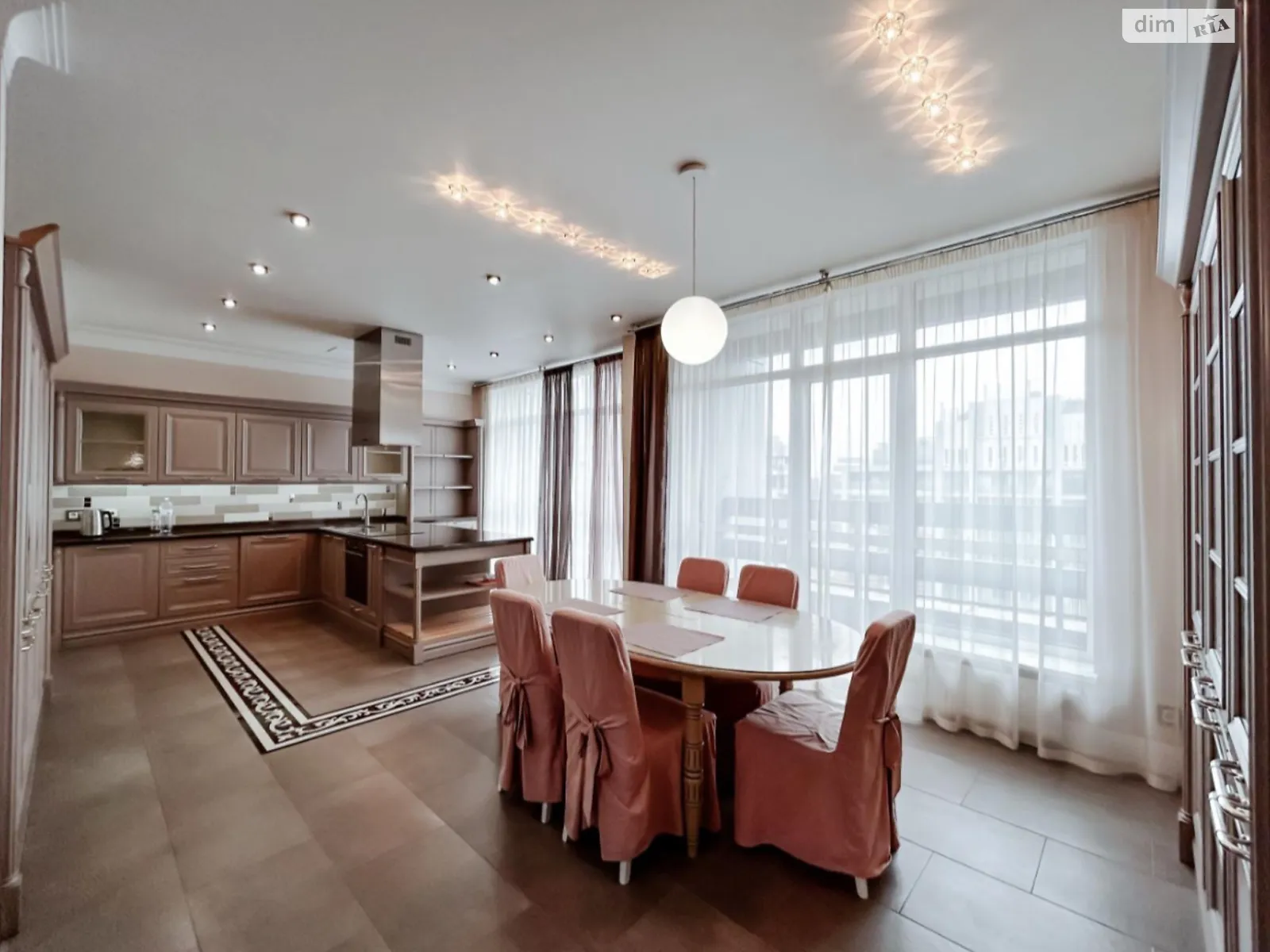 Сдается в аренду 4-комнатная квартира 223 кв. м в Киеве, ул. Андрея Верхогляда(Драгомирова), 14 - фото 1