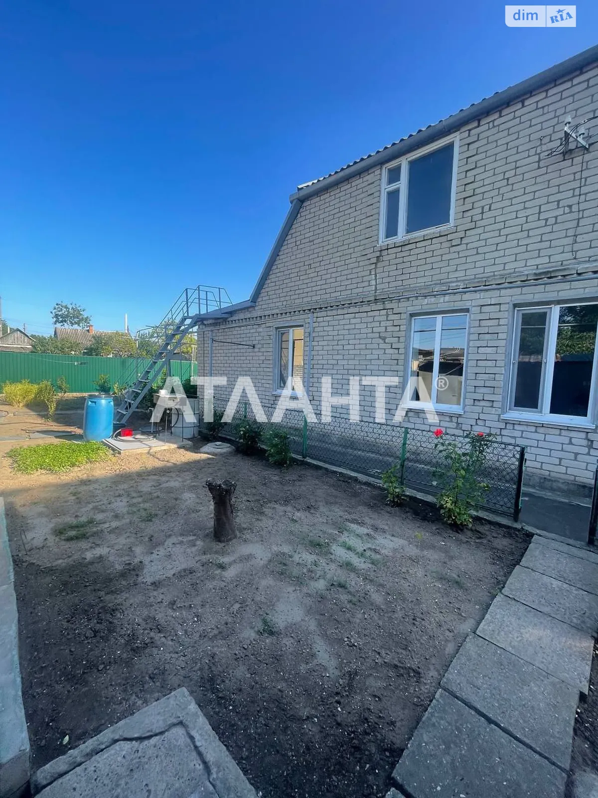 Продается дом на 2 этажа 93 кв. м с беседкой, цена: 75000 $ - фото 1