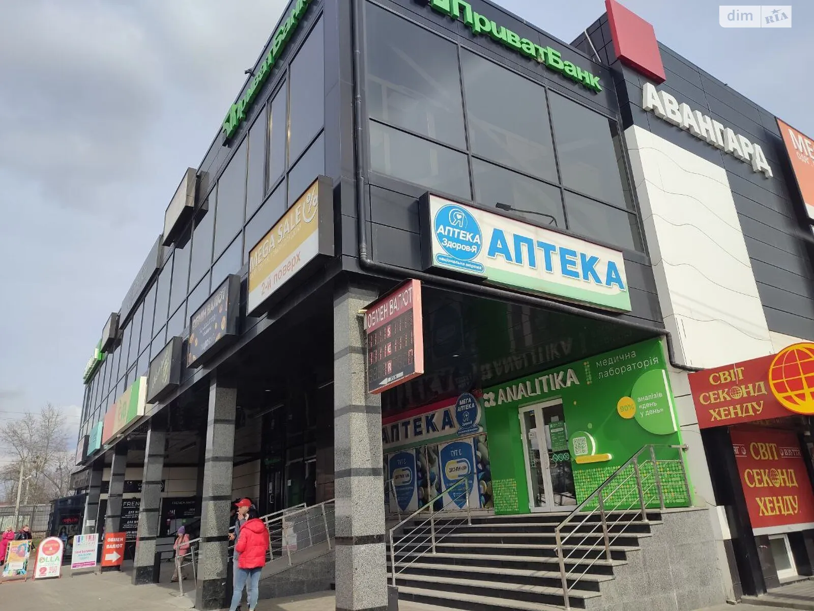 Сдается в аренду объект сферы услуг 140 кв. м в 2-этажном здании, цена: 30800 грн - фото 1