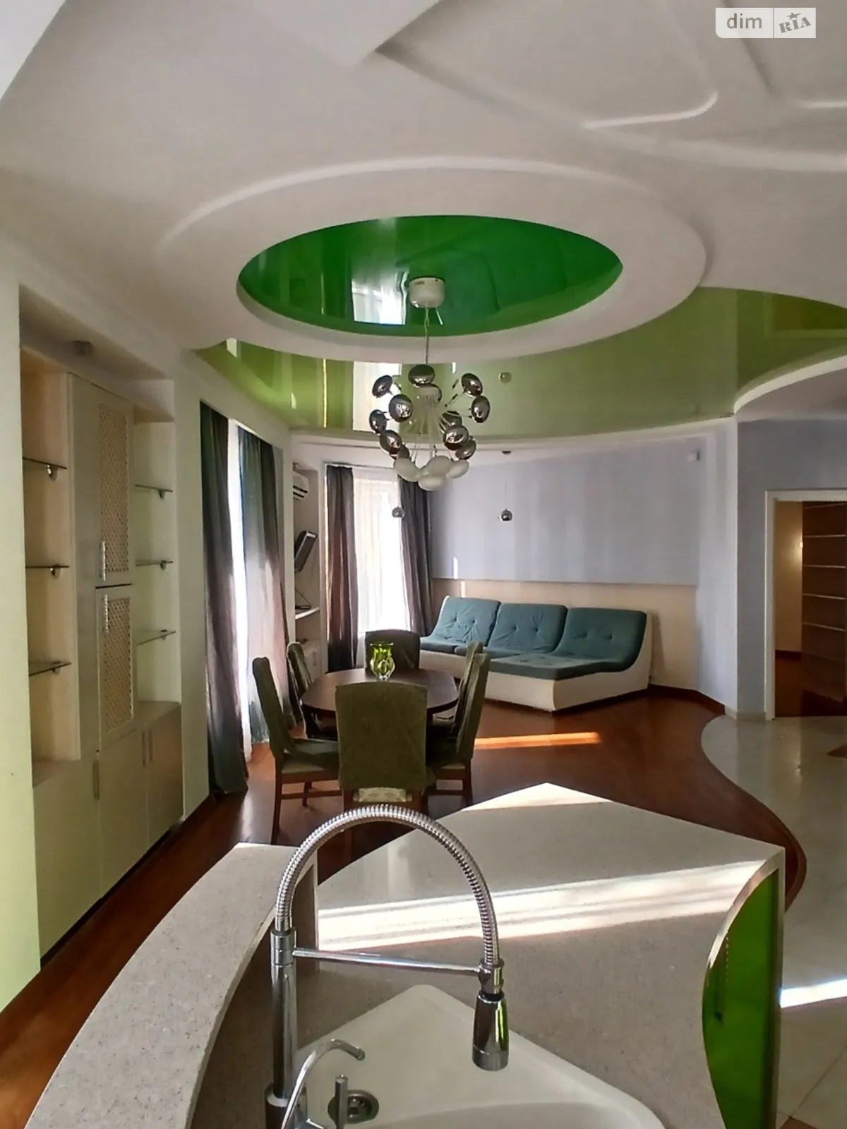 Здається в оренду 1-кімнатна квартира 75 кв. м у Одесі, цена: 500 $ - фото 1