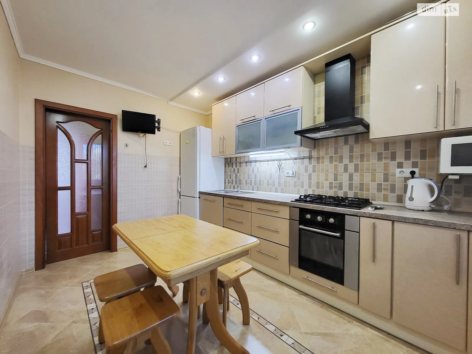 Продается 3-комнатная квартира 61.2 кв. м в Виннице, ул. Ляли Ратушной, 128А - фото 1