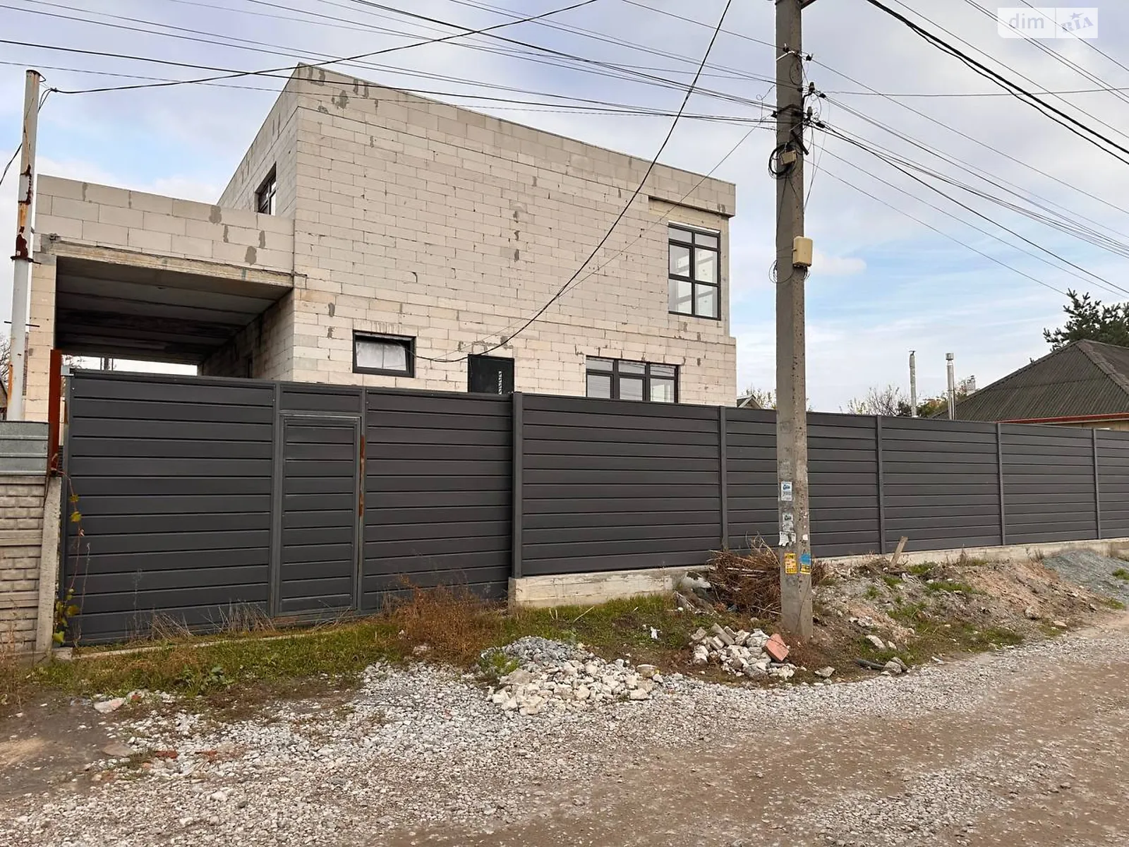 Продается дом на 2 этажа 230 кв. м с садом, цена: 105000 $ - фото 1