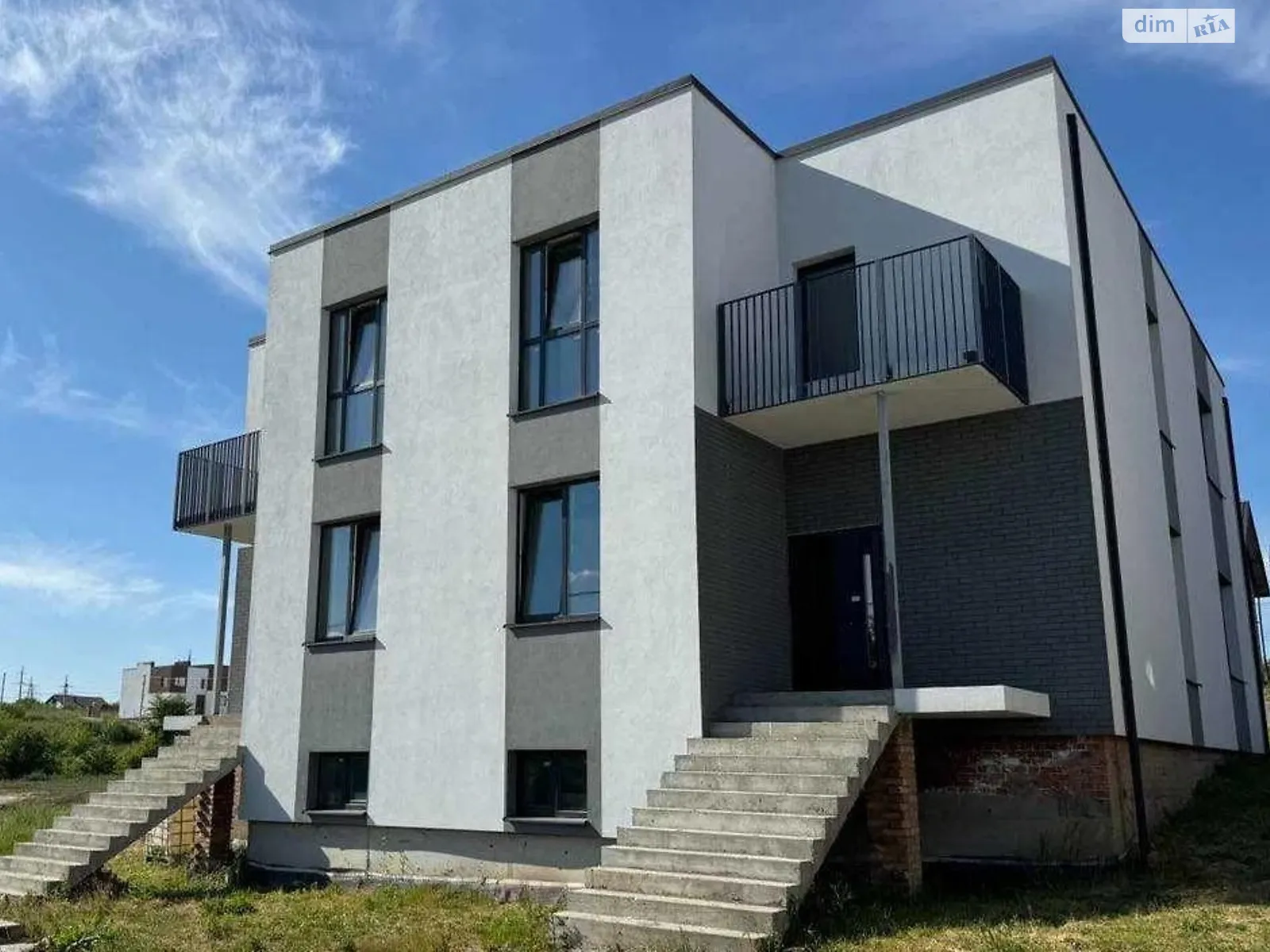 Продается дом на 2 этажа 165 кв. м с балконом, цена: 110000 $ - фото 1