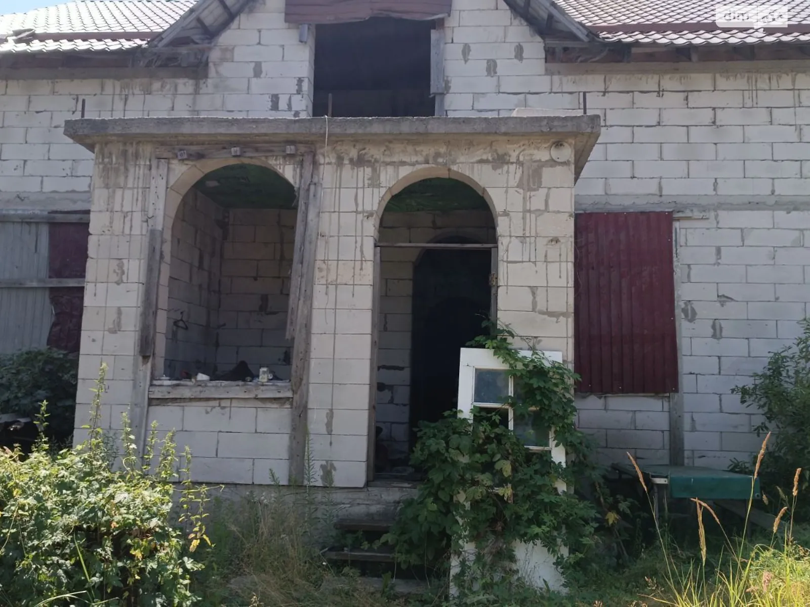 Продается дом на 2 этажа 212.8 кв. м с беседкой, цена: 50000 $ - фото 1