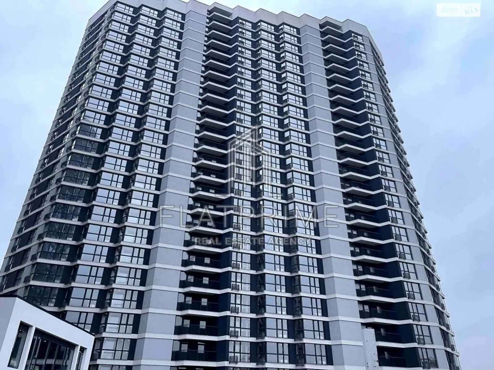 Продается 1-комнатная квартира 63 кв. м в Киеве, ул. Заречная, 1 - фото 1