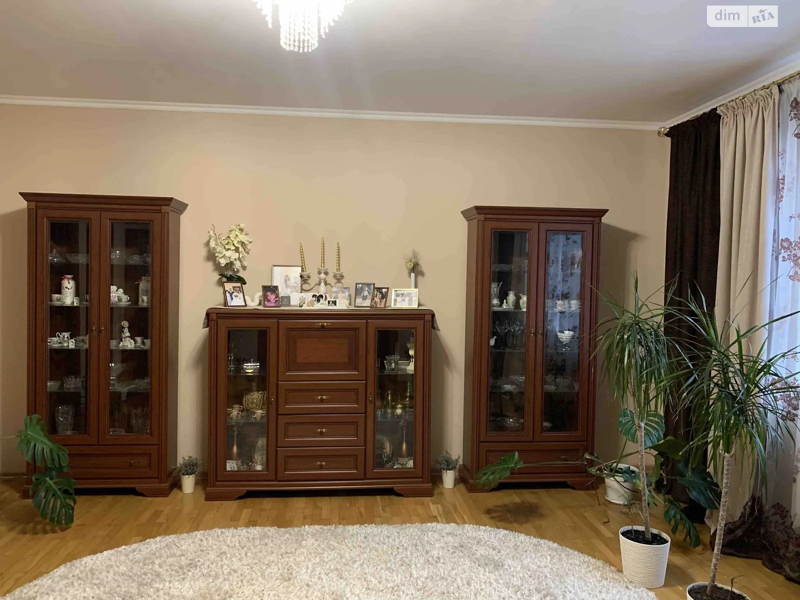 Продается дом на 2 этажа 325.8 кв. м с подвалом, цена: 98000 $ - фото 1