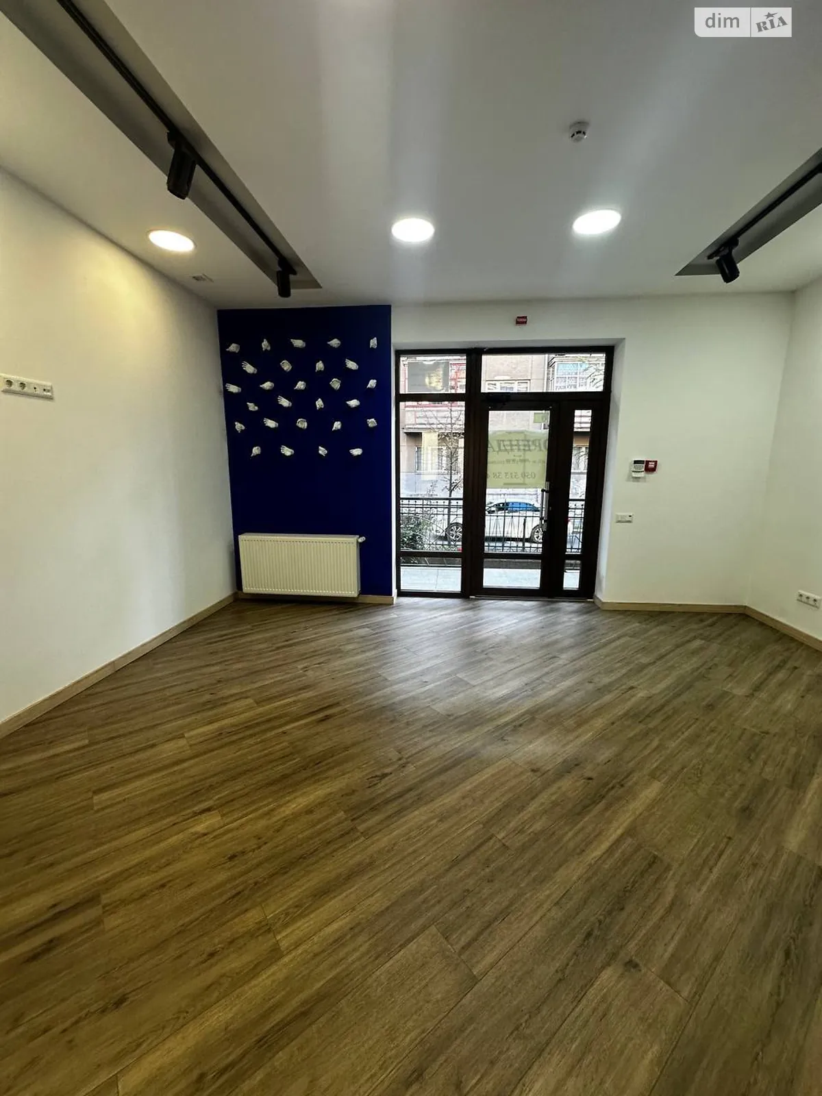 Сдается в аренду помещения свободного назначения 150 кв. м в 3-этажном здании, цена: 1000 $ - фото 1