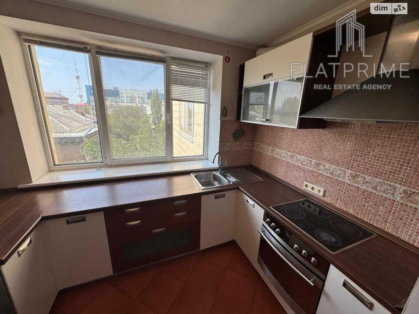 Продается 3-комнатная квартира 70 кв. м в Киеве, ул. Юрия Ильенко, 63 - фото 1