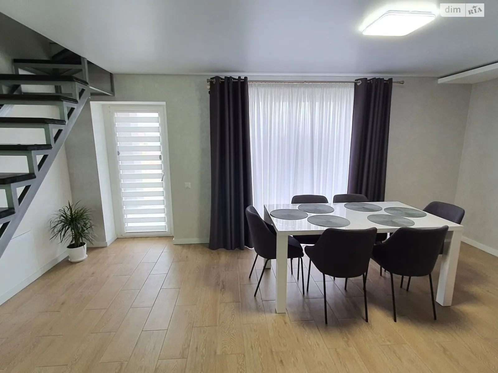 Продается дом на 2 этажа 239.9 кв. м с гаражом, цена: 260000 $ - фото 1