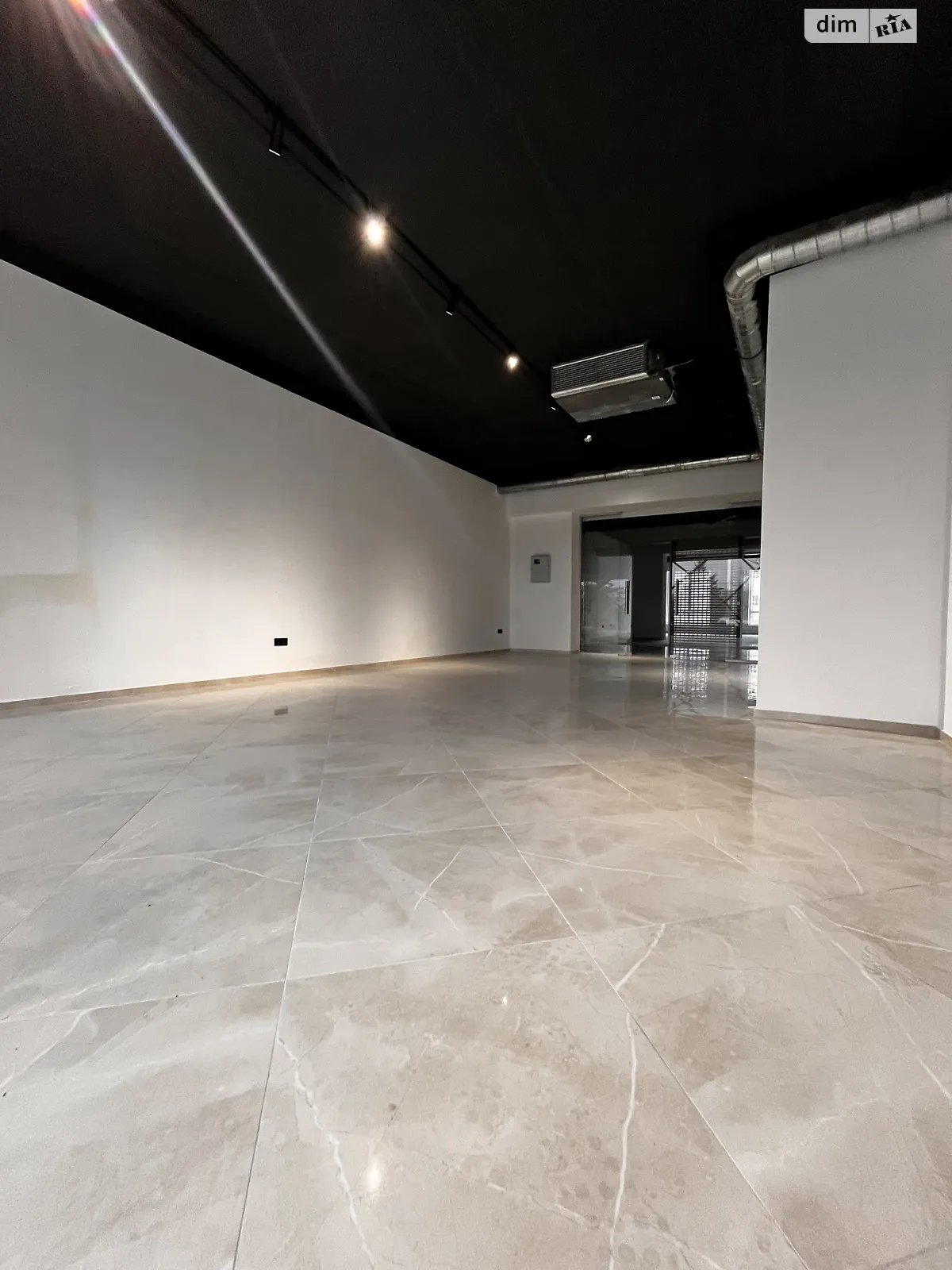 Продається приміщення вільного призначення 48.6 кв. м в 3-поверховій будівлі, цена: 92340 $ - фото 1