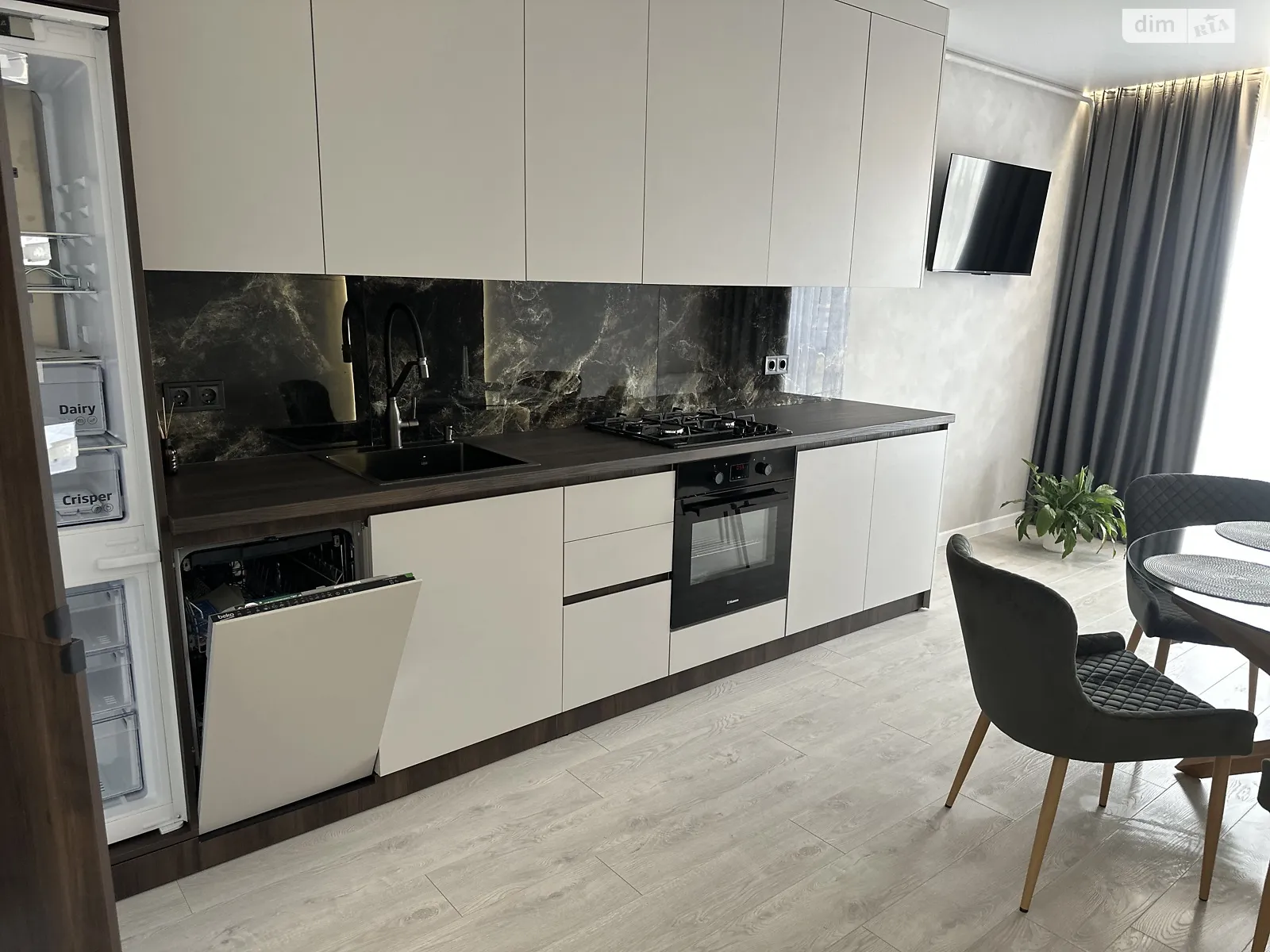 Продається 2-кімнатна квартира 66 кв. м у Рівному, вул. Студентська, 24 - фото 1