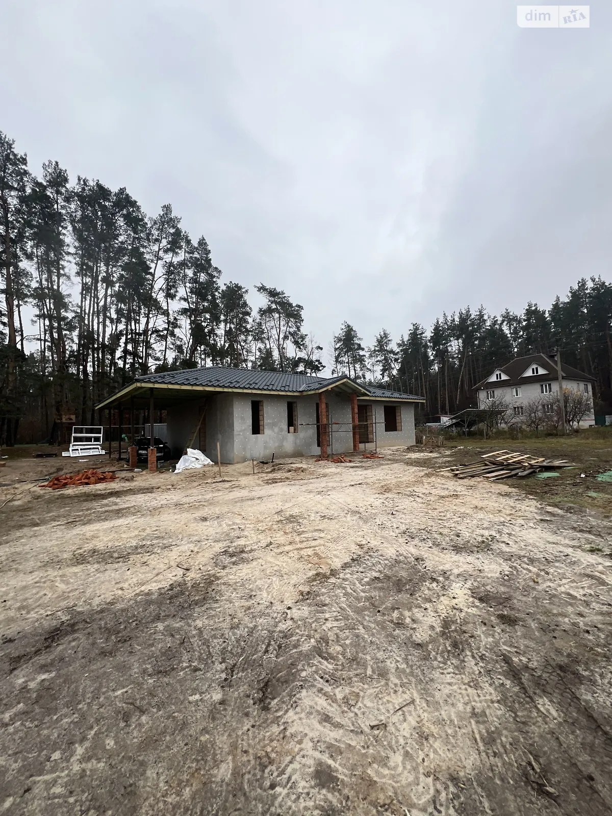 Продается одноэтажный дом 130 кв. м с гаражом, цена: 160000 $ - фото 1