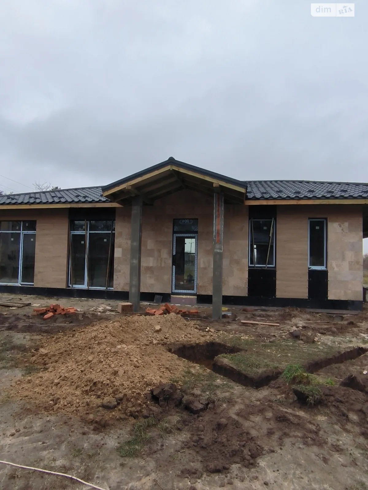 Продается одноэтажный дом 130 кв. м с бассейном, цена: 160000 $ - фото 1