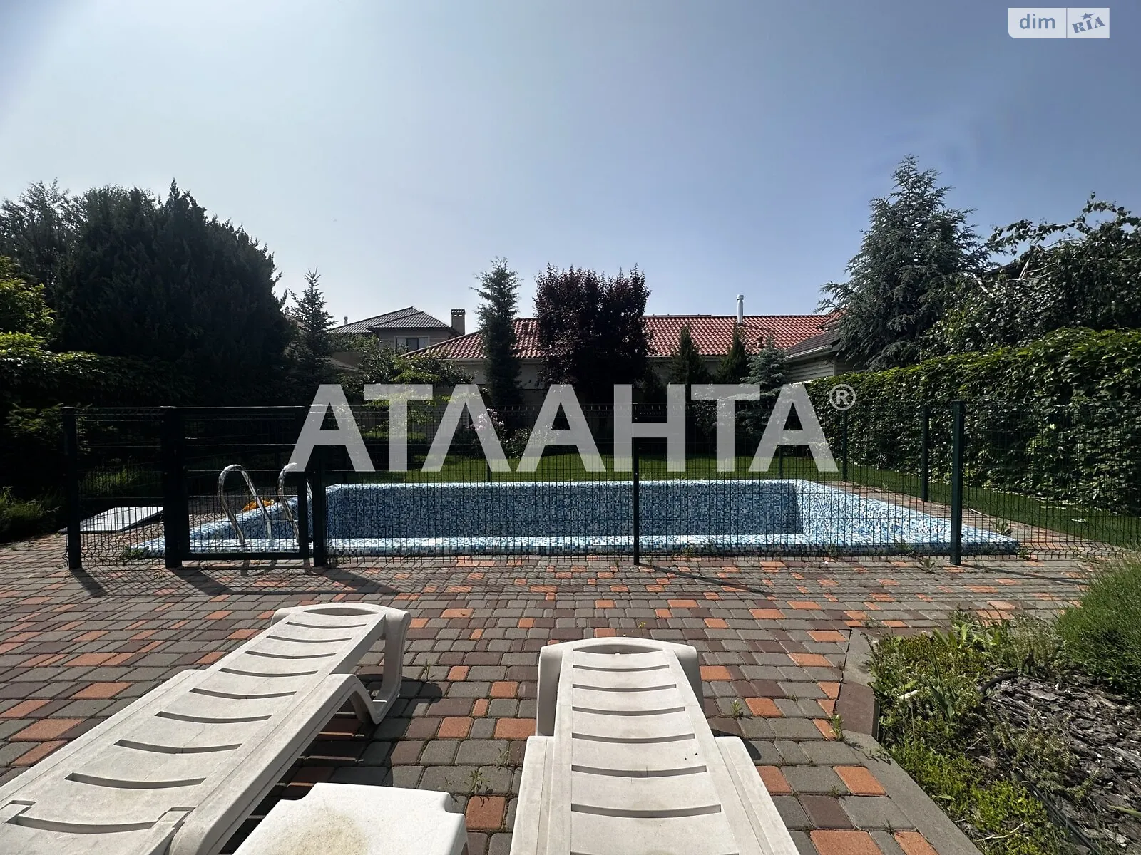 Продается дом на 2 этажа 350 кв. м с беседкой, цена: 295000 $ - фото 1