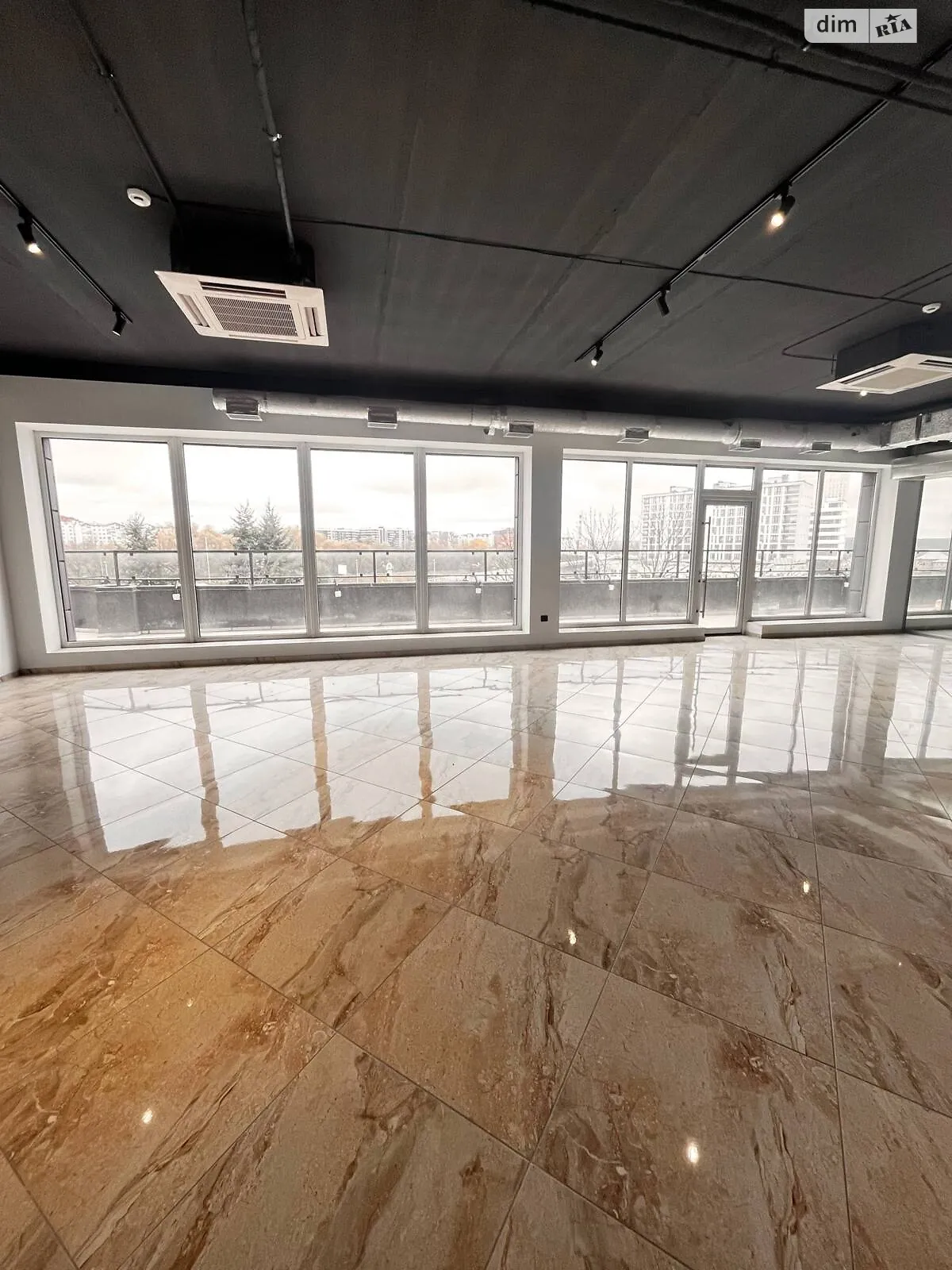 Продається приміщення вільного призначення 129.9 кв. м в 3-поверховій будівлі, цена: 246810 $ - фото 1