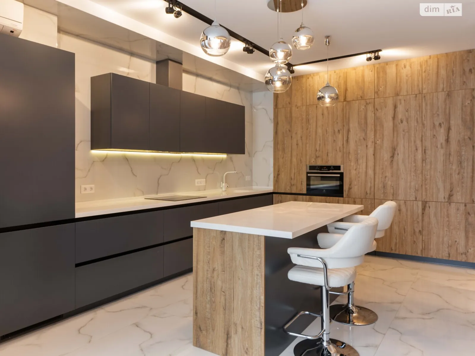 Продается 4-комнатная квартира 151.8 кв. м в Киеве, ул. Василия Тютюнника, 53 - фото 1